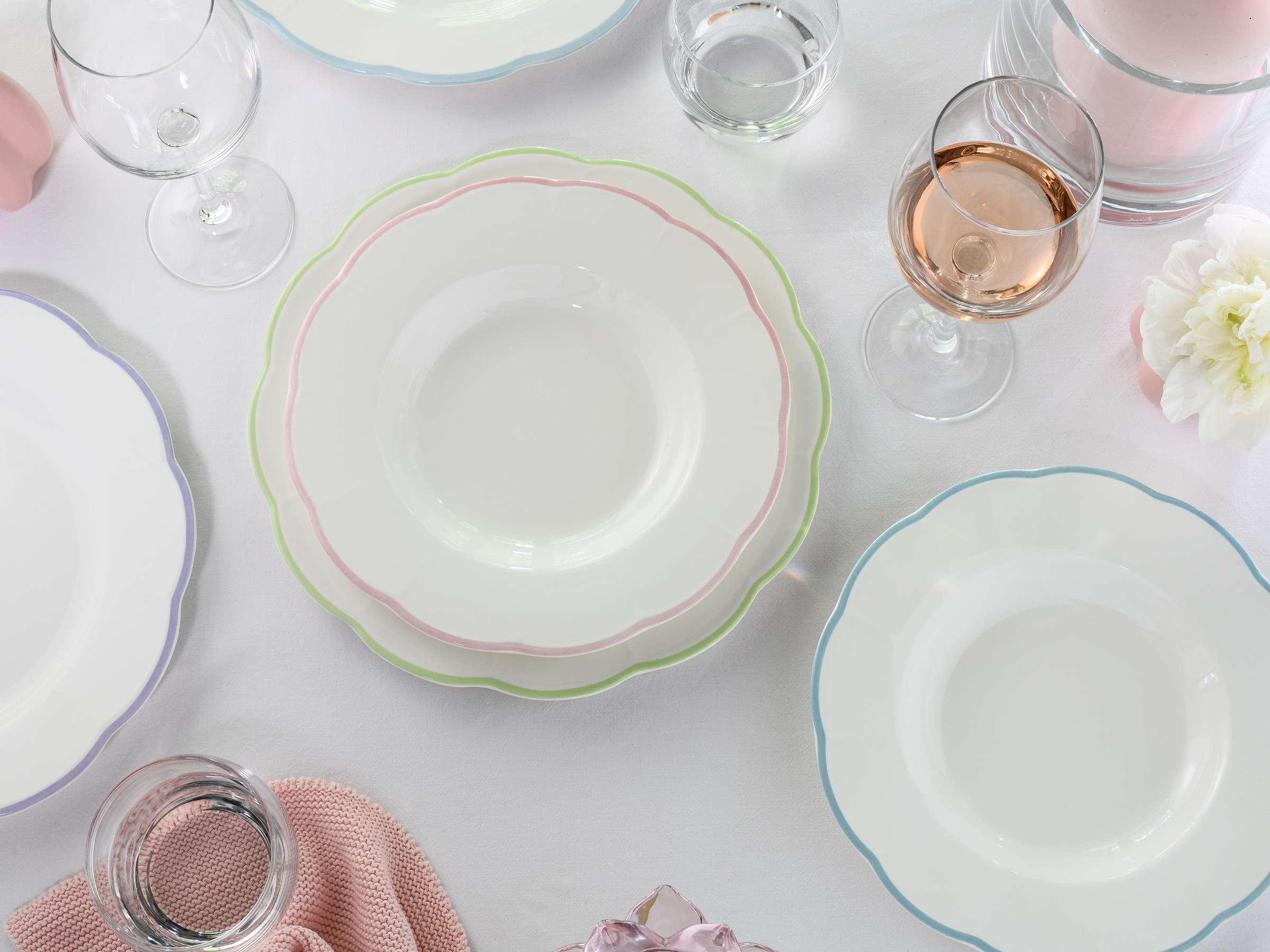 CreaTable Tafelservice »Florine Bunt, Service 8-tlg.« Teller Set, Elegant, Klassische Form, Zart gewellte Ränder