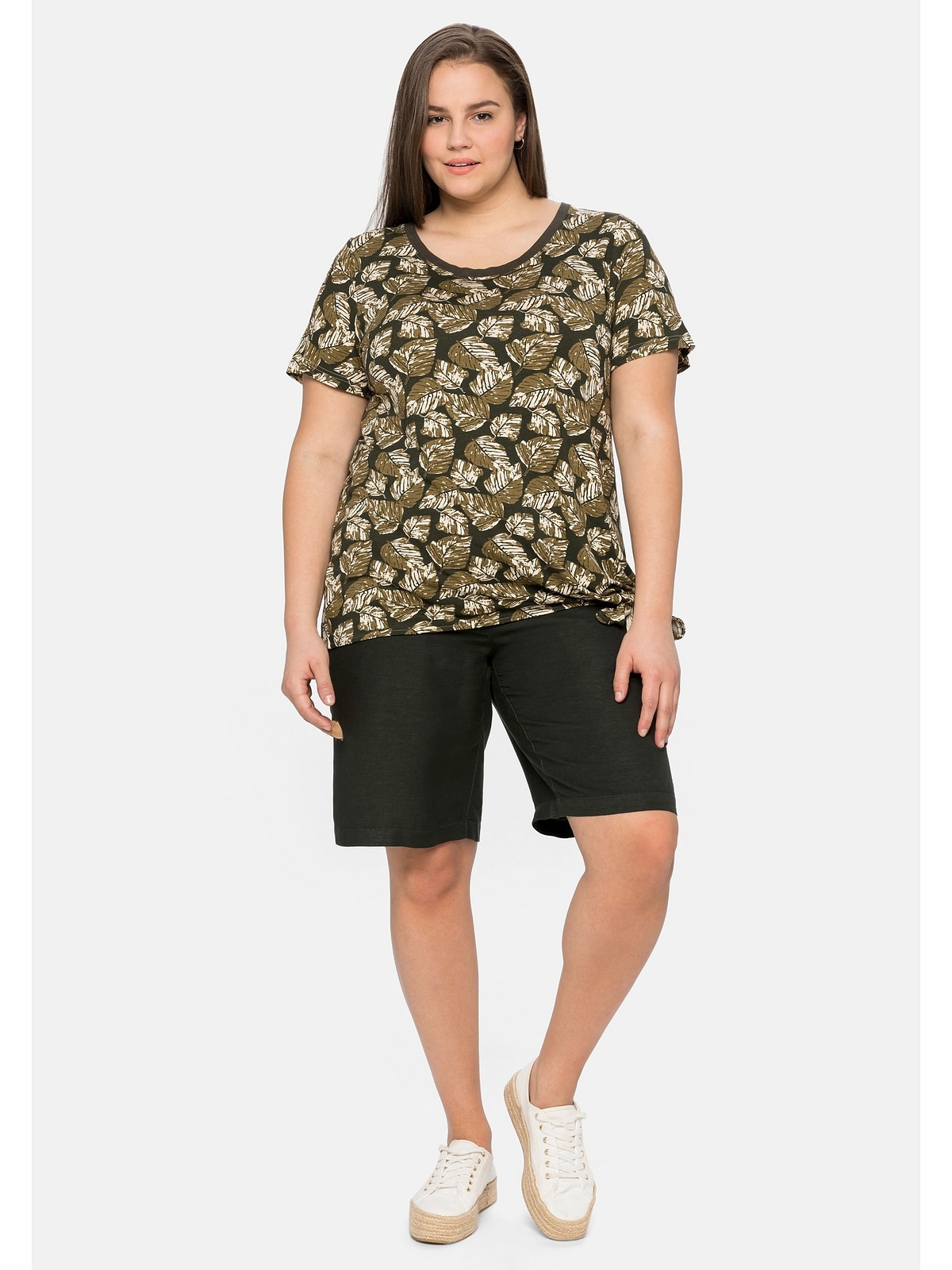 Sheego T-Shirt »Große Größen«, mit für am Blätterprint BAUR Knoten kaufen | und Saum