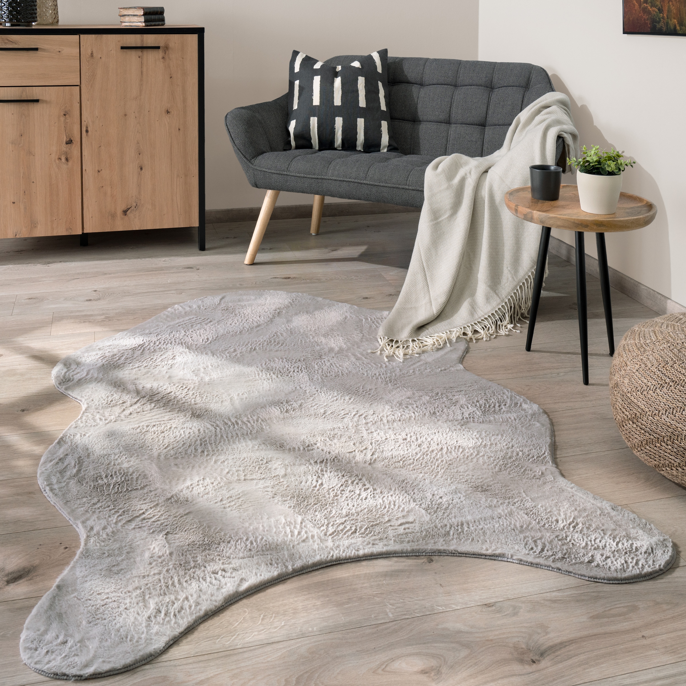 Paco Home Fellteppich »Pelt 640« fellförmig 16 mm Höhe Kunstfell, Uni Farben, sehr weicher Flor