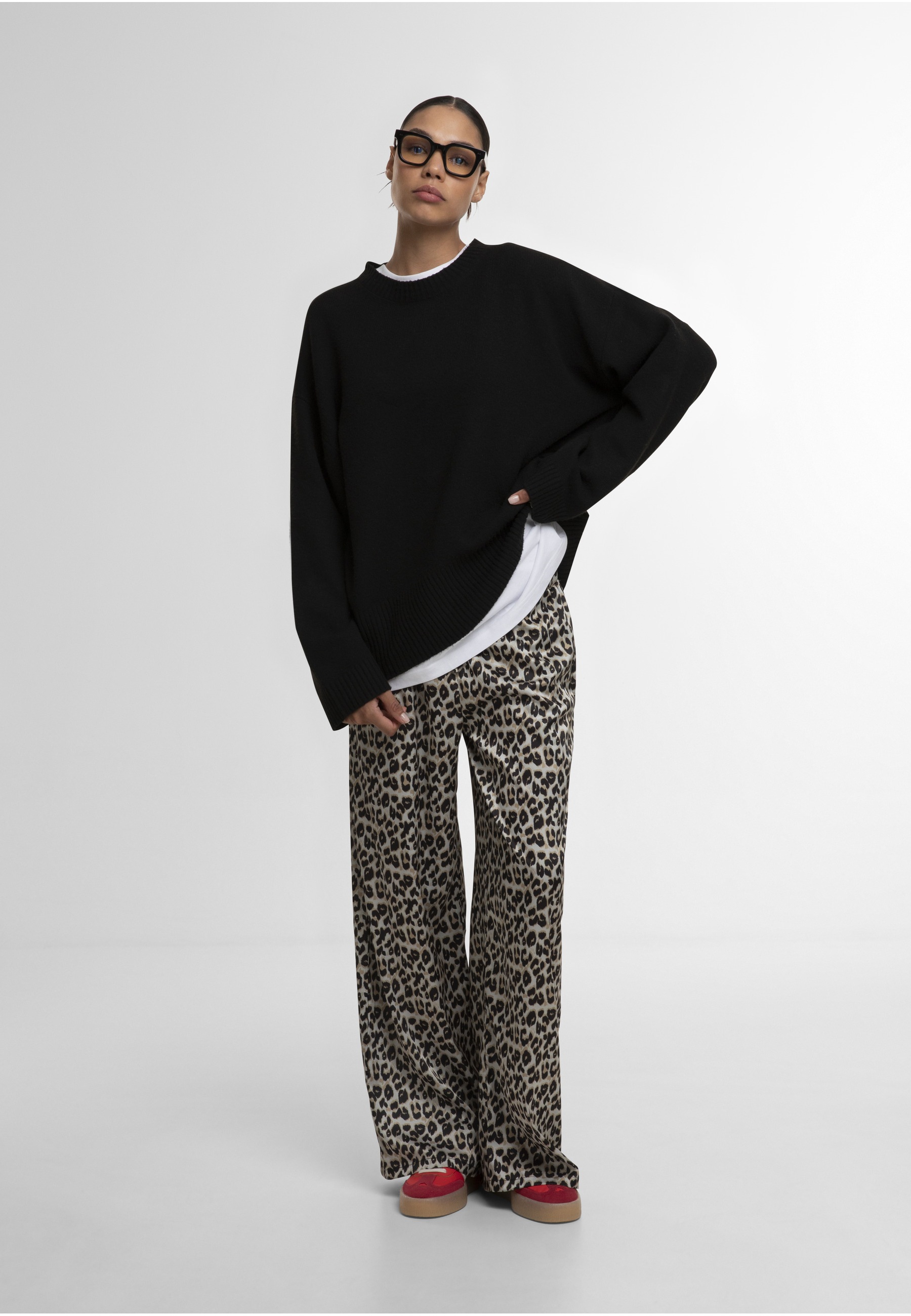 URBAN CLASSICS Stoffhose »Urban Classics Ladies Leo Resort Pants«