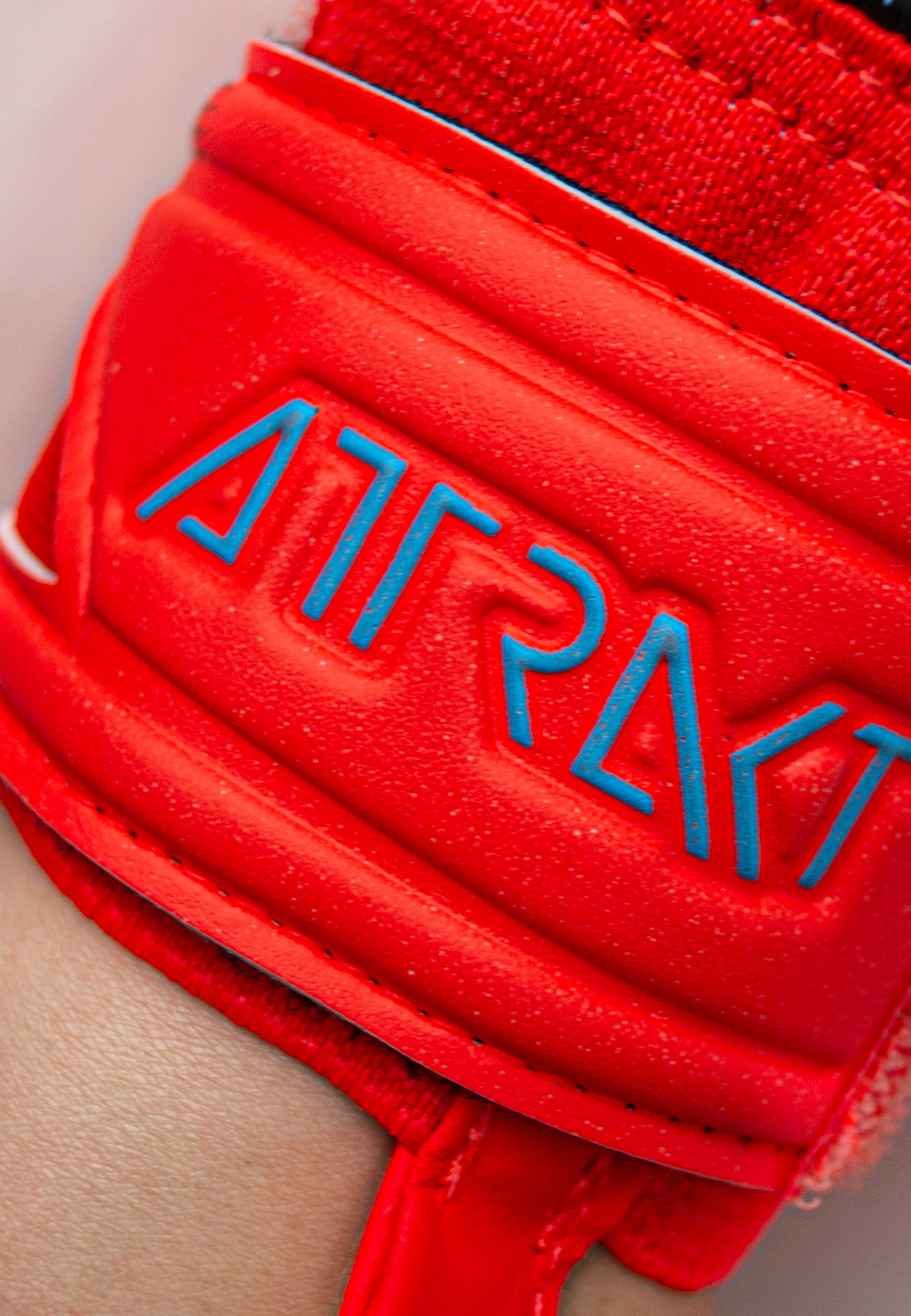 Reusch Torwarthandschuhe »Attrakt Duo«, mit hervorragendem Grip