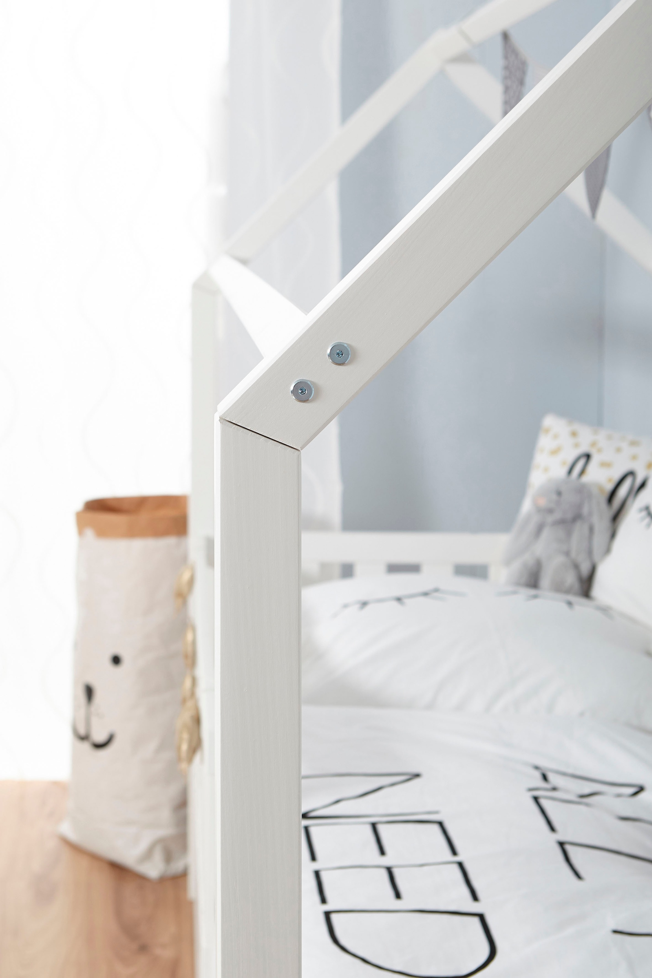 Ticaa Hausbett »Traumhaus«, Hausbett, aus Kiefer Massivholz, inkl. Rollrost