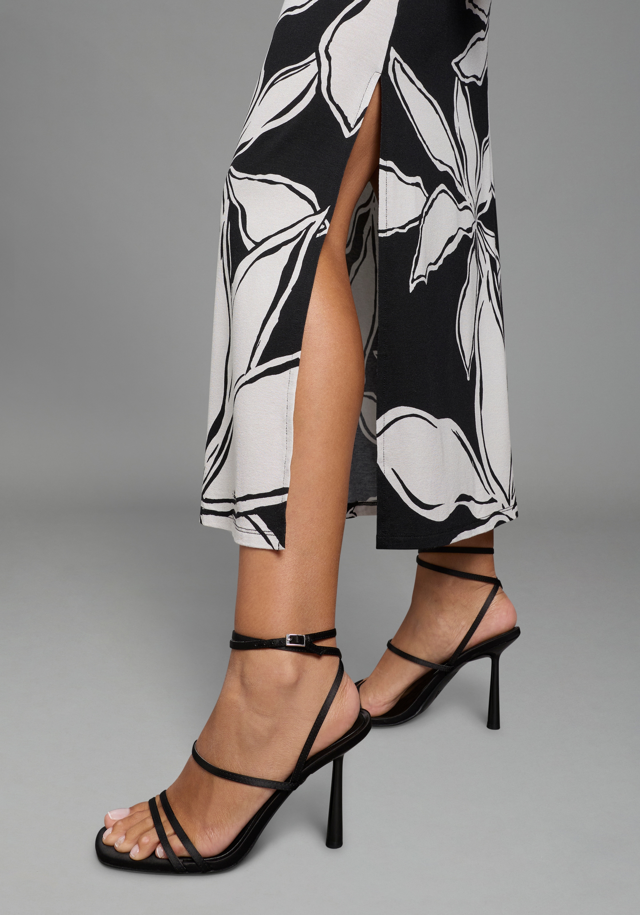 Bruno Banani Sommerkleid knöchelfrei, floraler Print, aus Jersey