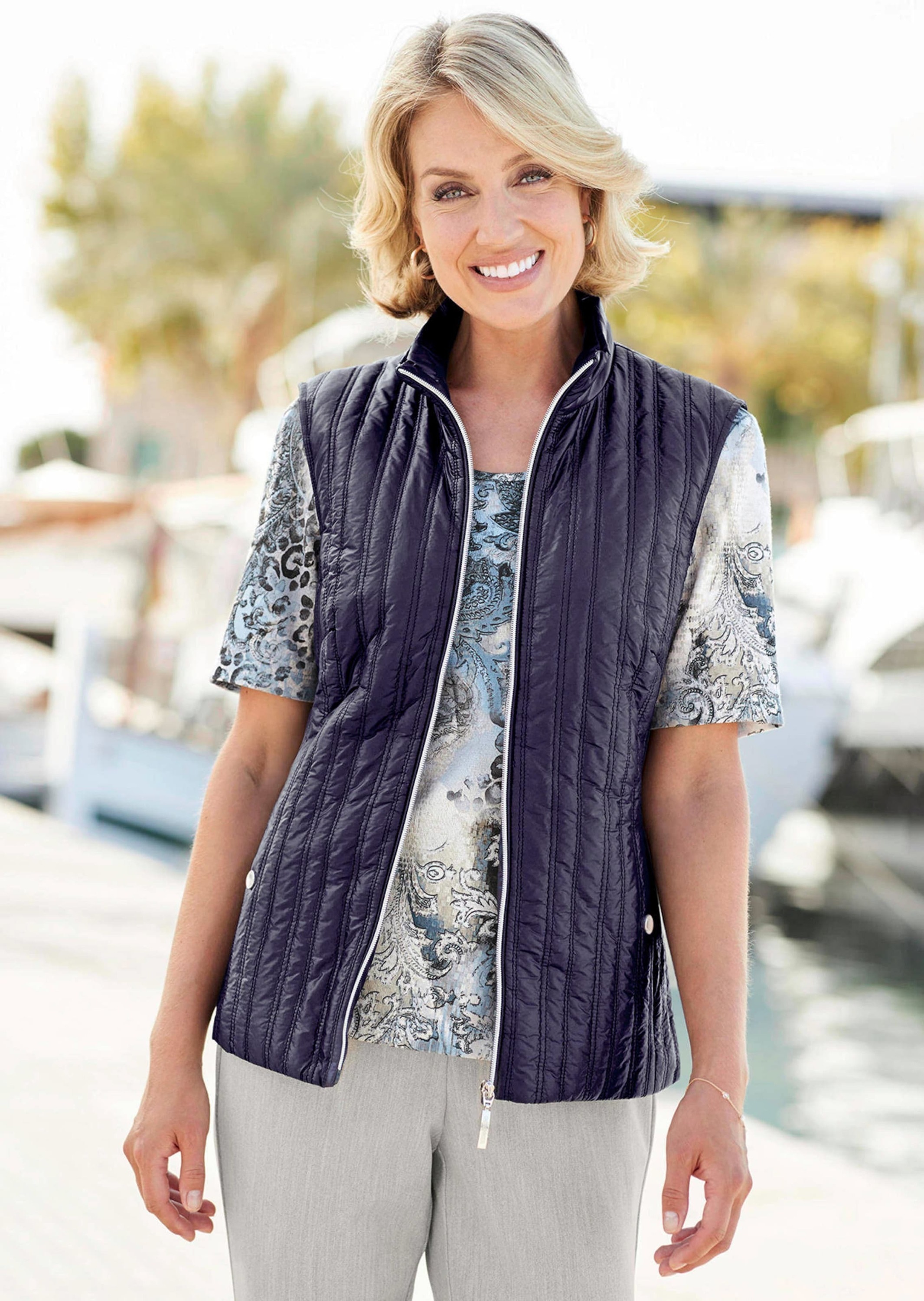 Thumbnail - GOLDNER Kurzweste "Leichte Steppweste mit Stehkragen" Leicht wattiert