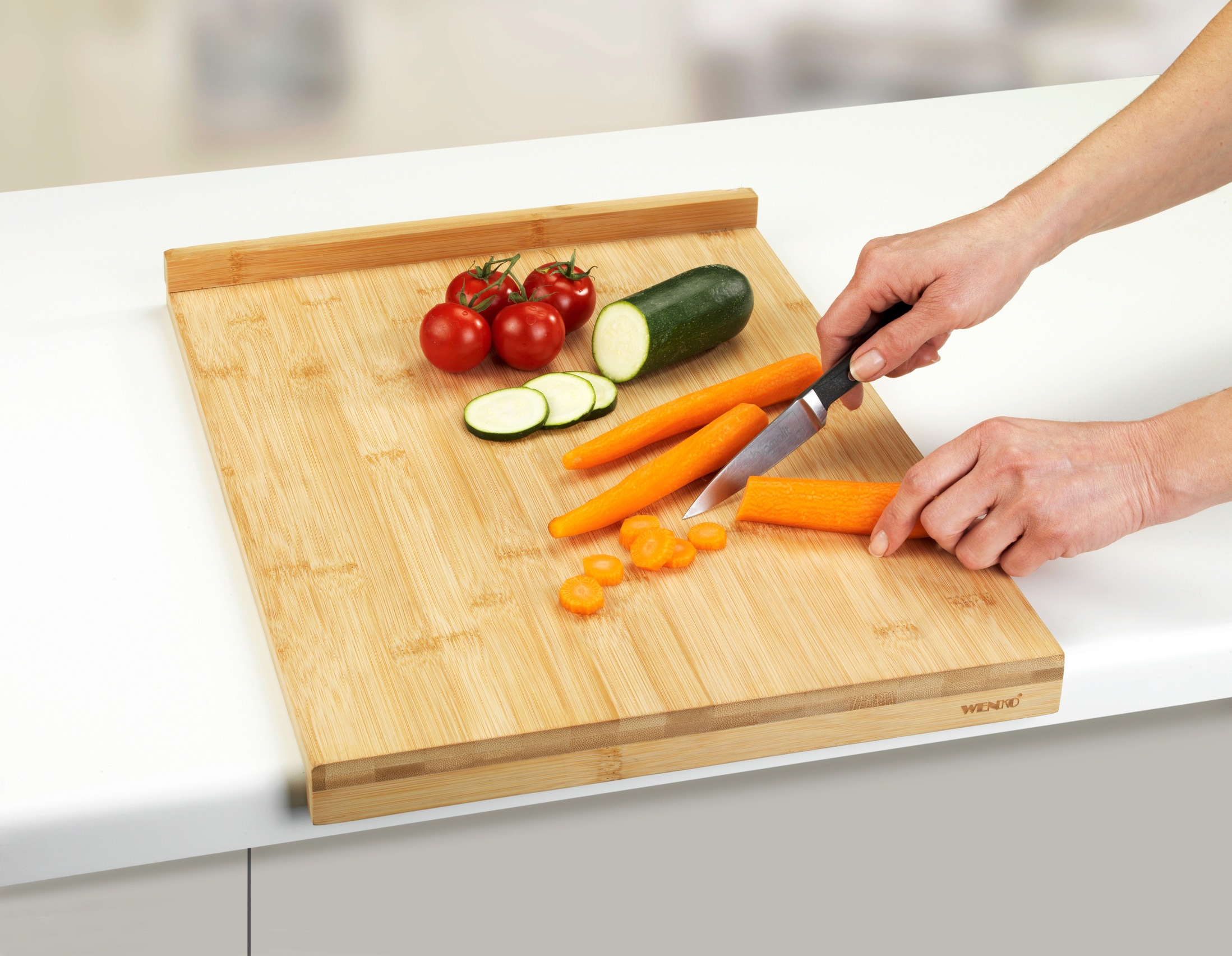 WENKO Schneidebrett "Modell Bambus" Küchenbrett mit Anlegekante, rutschsich günstig online kaufen