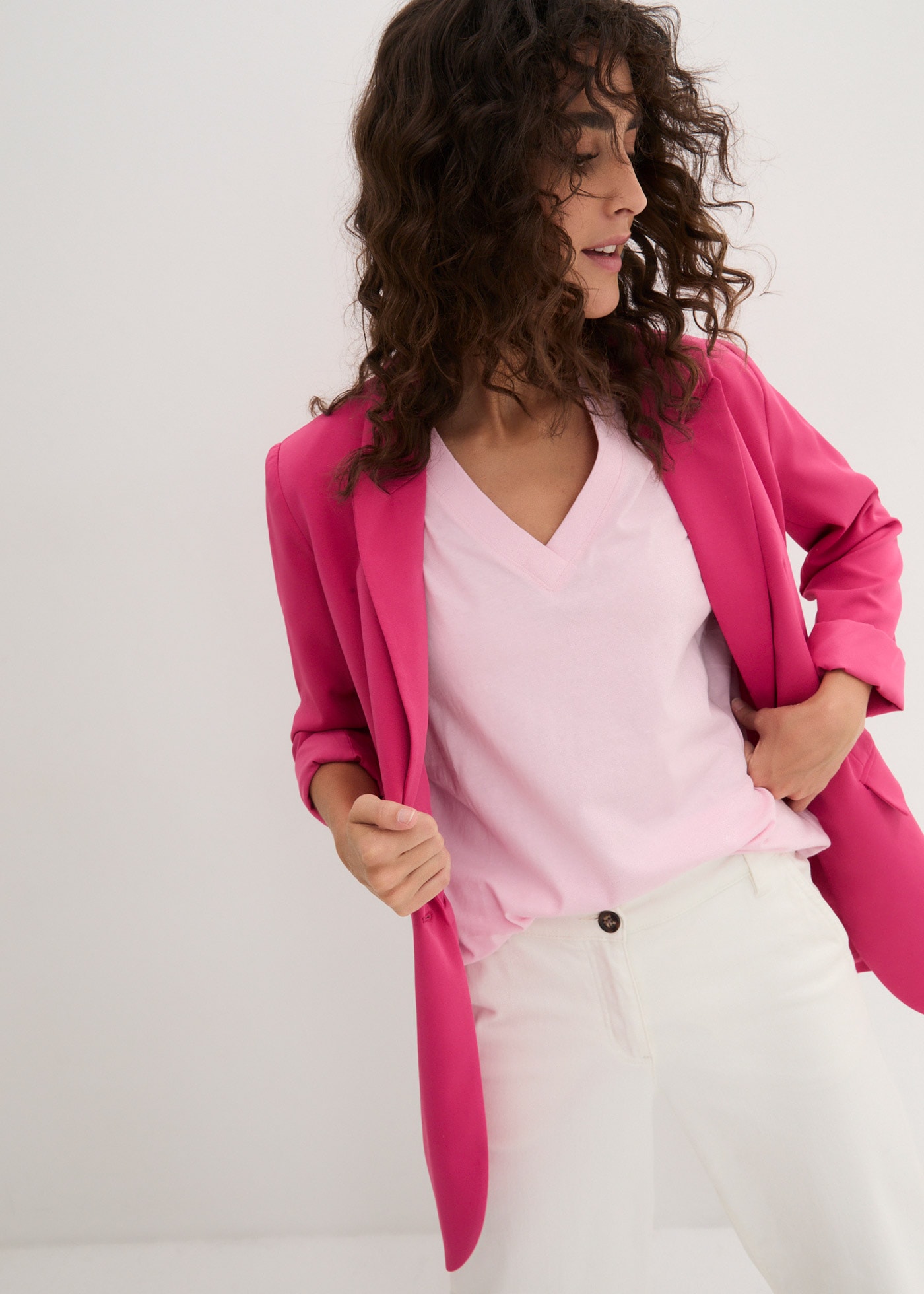 bonprix Longshirt »Weites Long-Shirt mit V-Ausschnitt, Kurzarm (5er Pack)« Packung, 5 tlg. lockere Passform, Kurzarm, mit V-Ausschnitt, unifarben