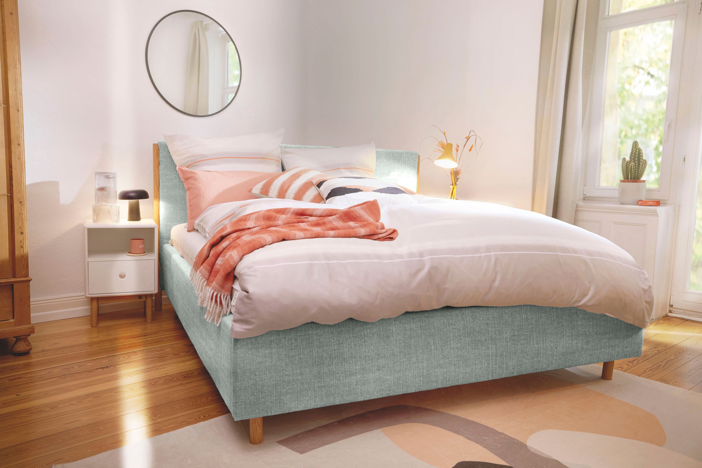 TOM TAILOR HOME Polsterbett »CALIFORNIA BED«, mit seitlichen Holzakzenten am Kopfteil