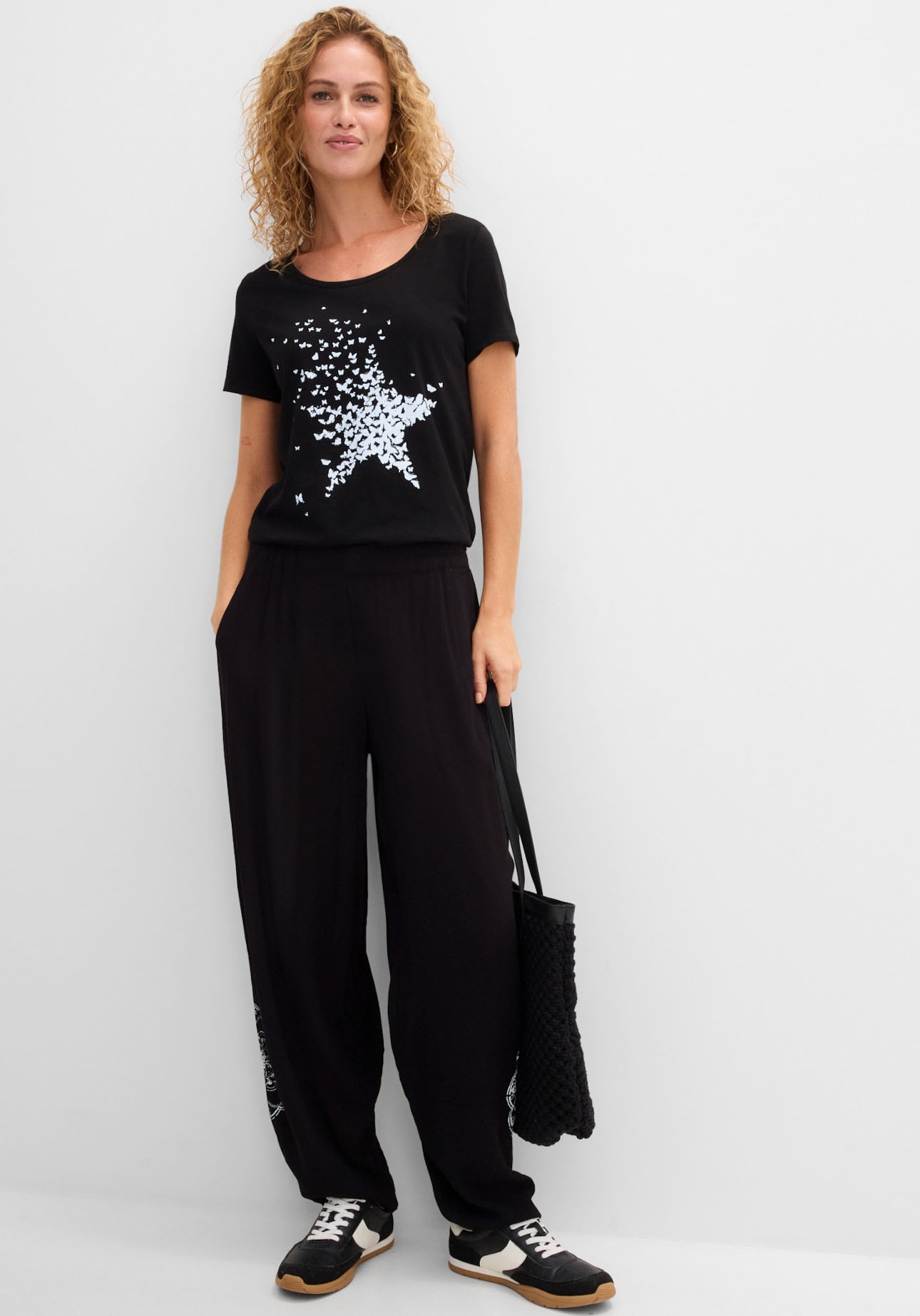 bonprix T-Shirt Oversize-Passform, Kurzarm-Design, aus Baumwolle