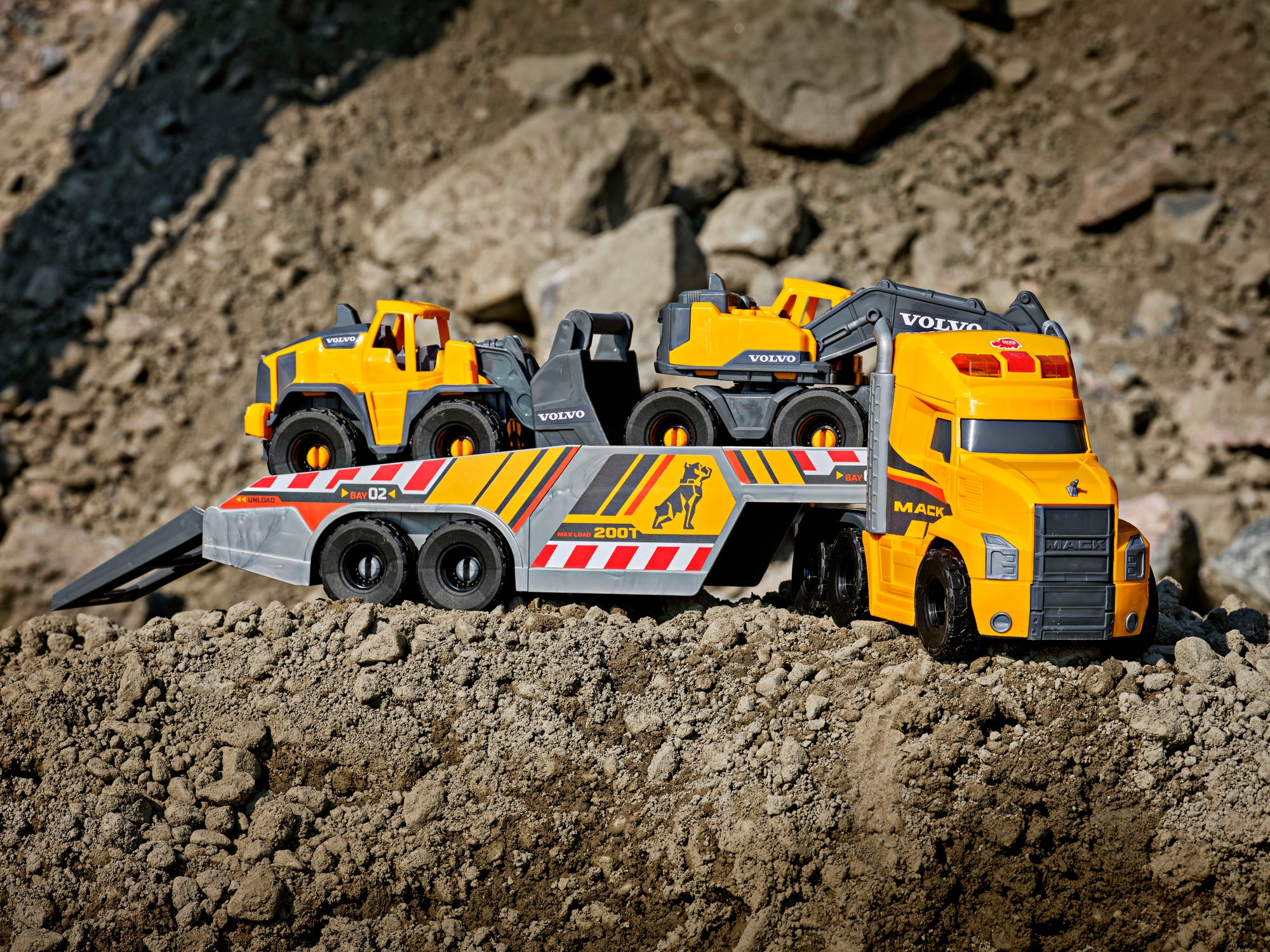 Dickie Toys Spielzeug-Baumaschine »Mack/Volvo Heavy Loader Truck«, (Set), mit Licht und Sound