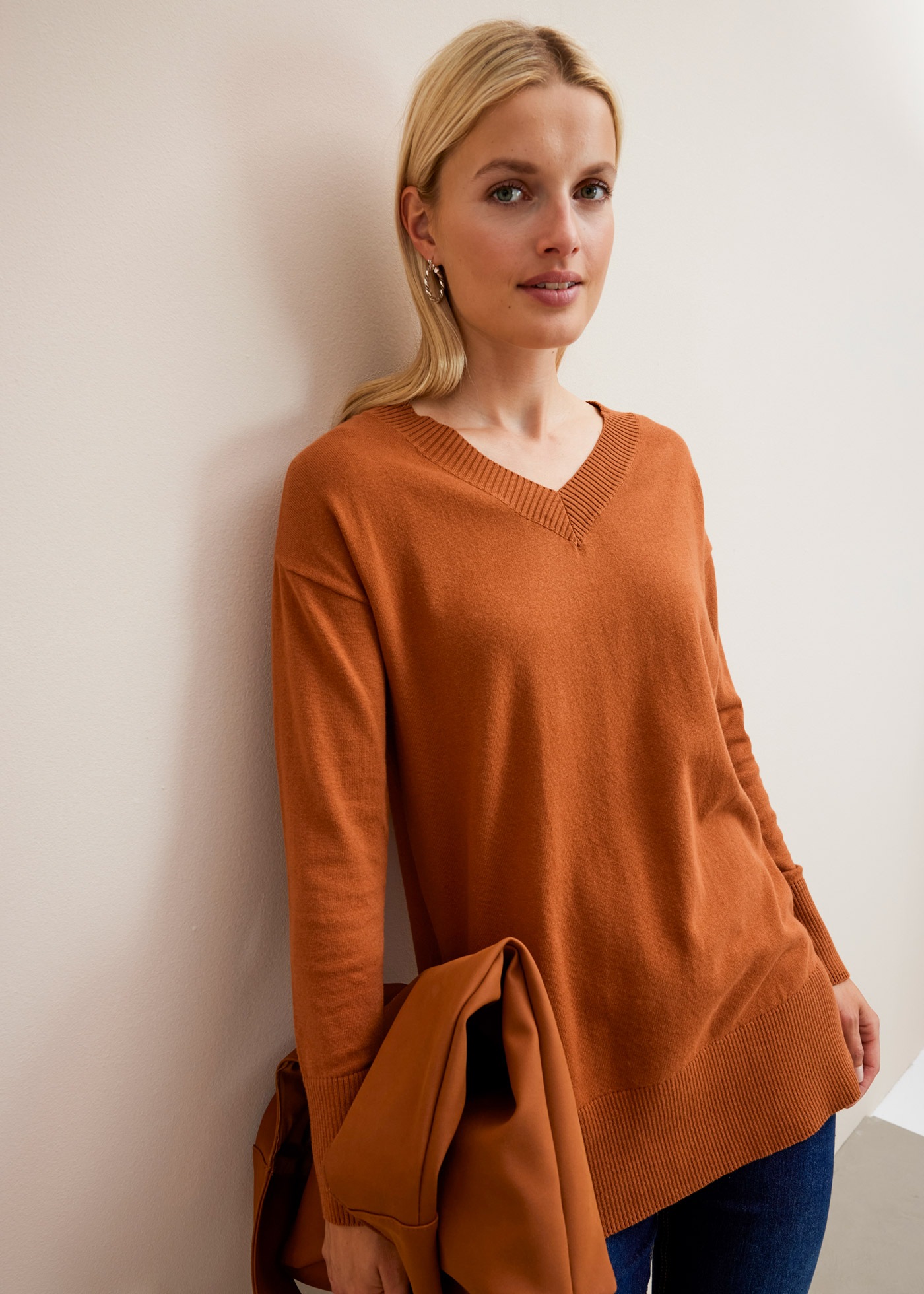 bonprix Longpullover »Long-Pullover« Feinstrick-Baumwollmischung, mit V-Ausschnitt, mit Seitenschlitzen