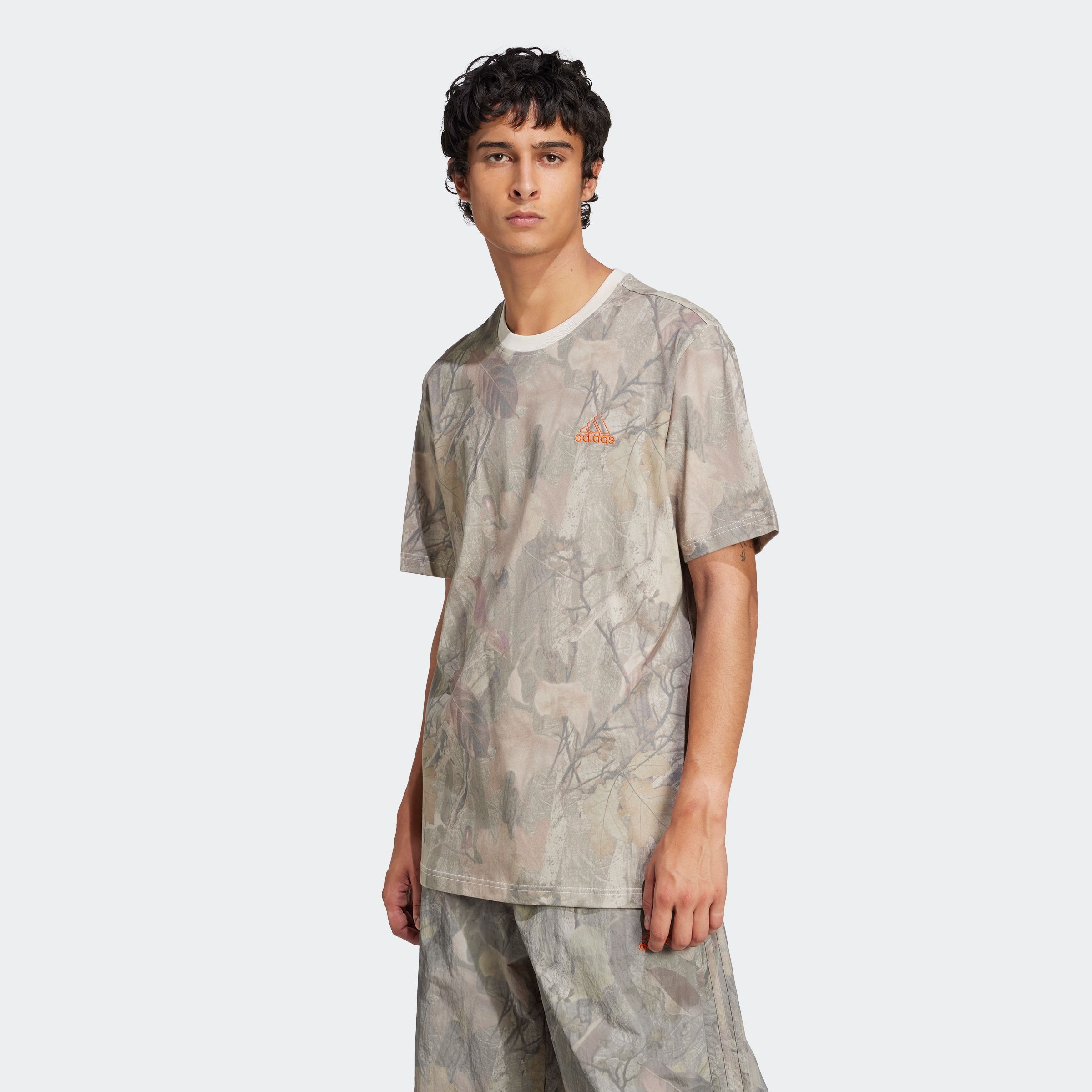 adidas Originals T-Shirt "CAMO TEE" sportlicher Stil, Kurzarmdesign, weiche günstig online kaufen