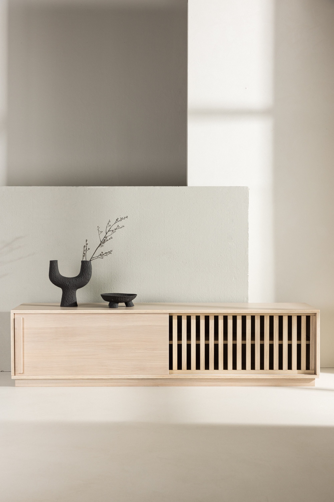 Venture Home TV-Bank "Lugo, TV-Bank, Skandinavisch, Breite 180 cm" TV-Möbel, Lackierung, hell, klug, freundlich, einladend