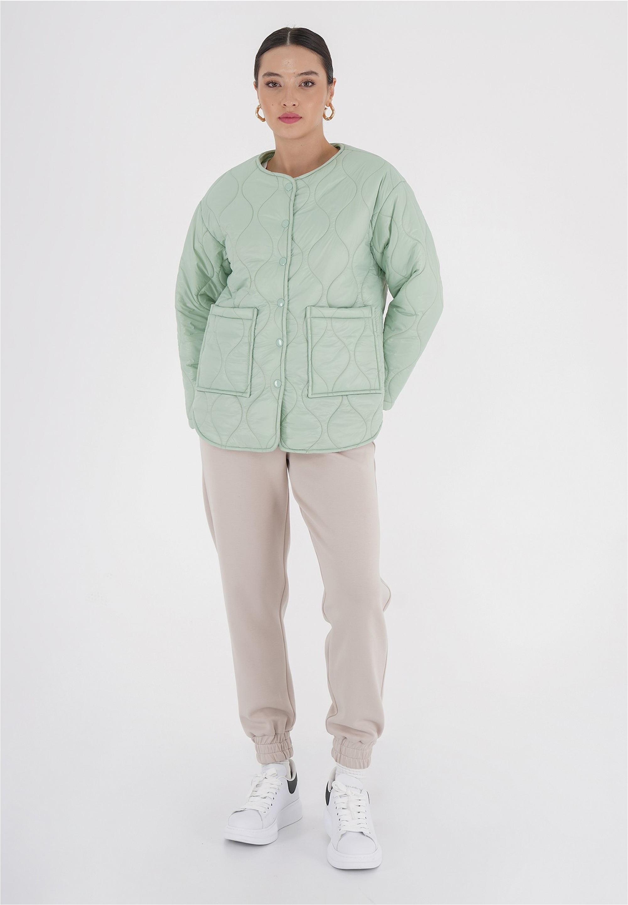 freshlions Steppjacke »Amara«, mit praktischen Druckknöpfen