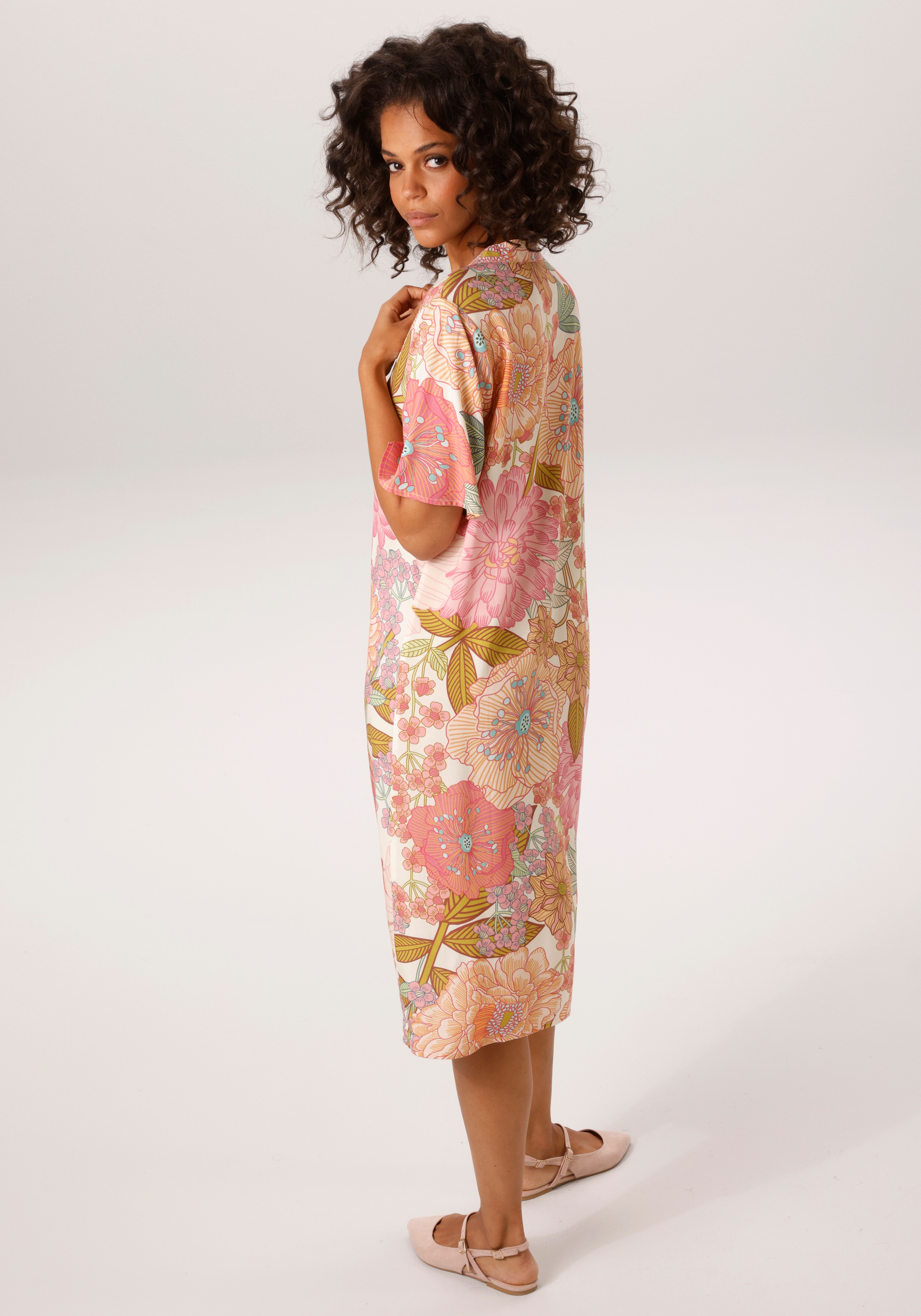 Aniston CASUAL Sommerkleid mit farbenfrohen, großflächigem Blumendruck - NE günstig online kaufen