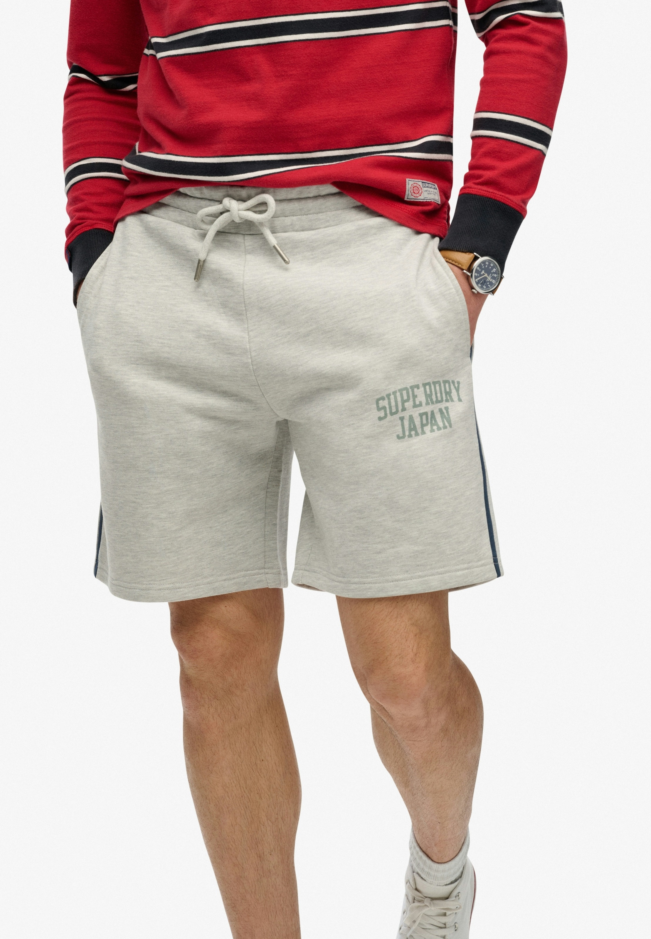 Superdry Sweatshorts »ATH ESS SHORT«  aus Baumwolle und Polyester, Loose Fit, mit Tunnelzug, melierte Optik