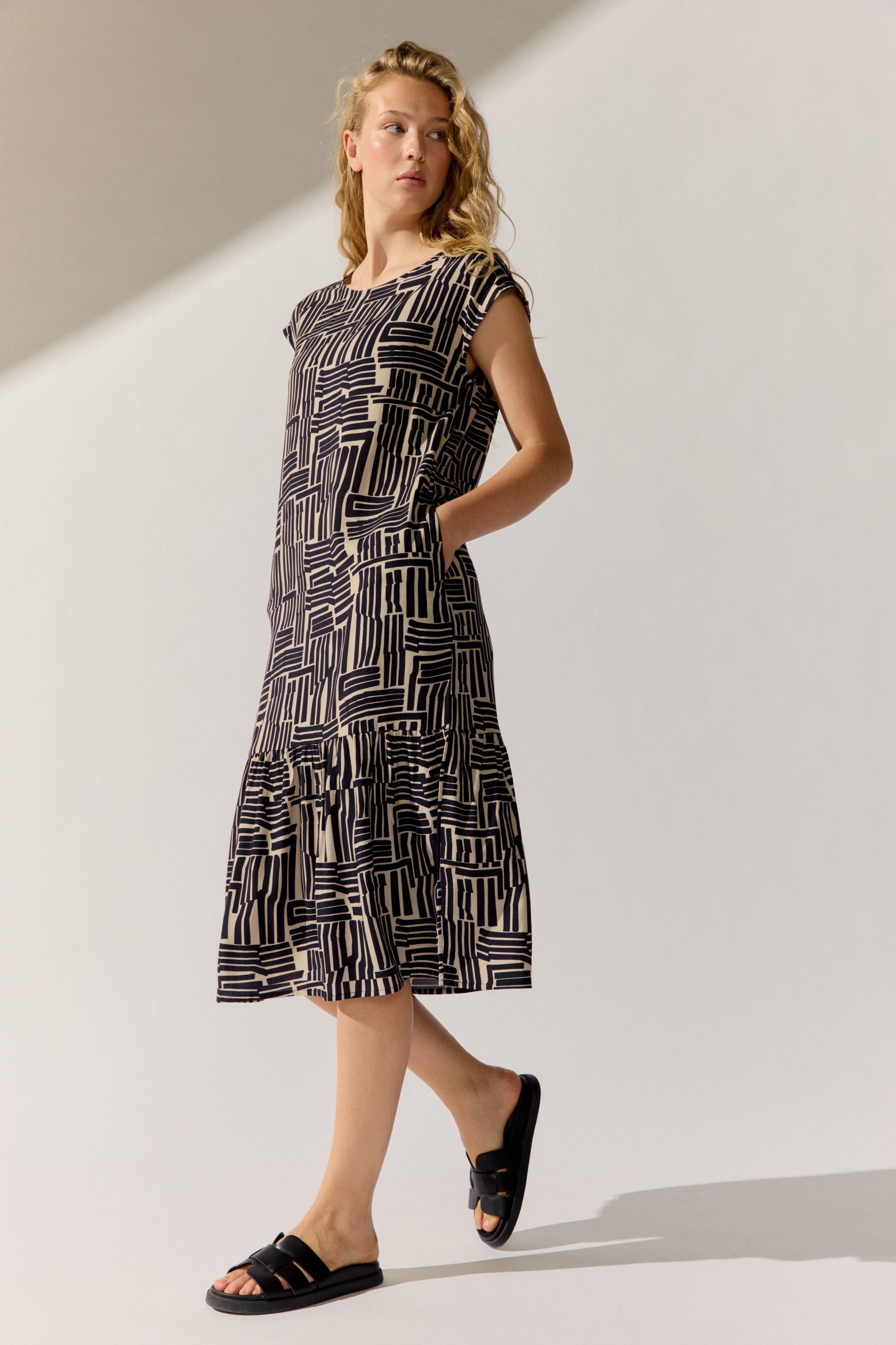 THE FASHION PEOPLE Druckkleid