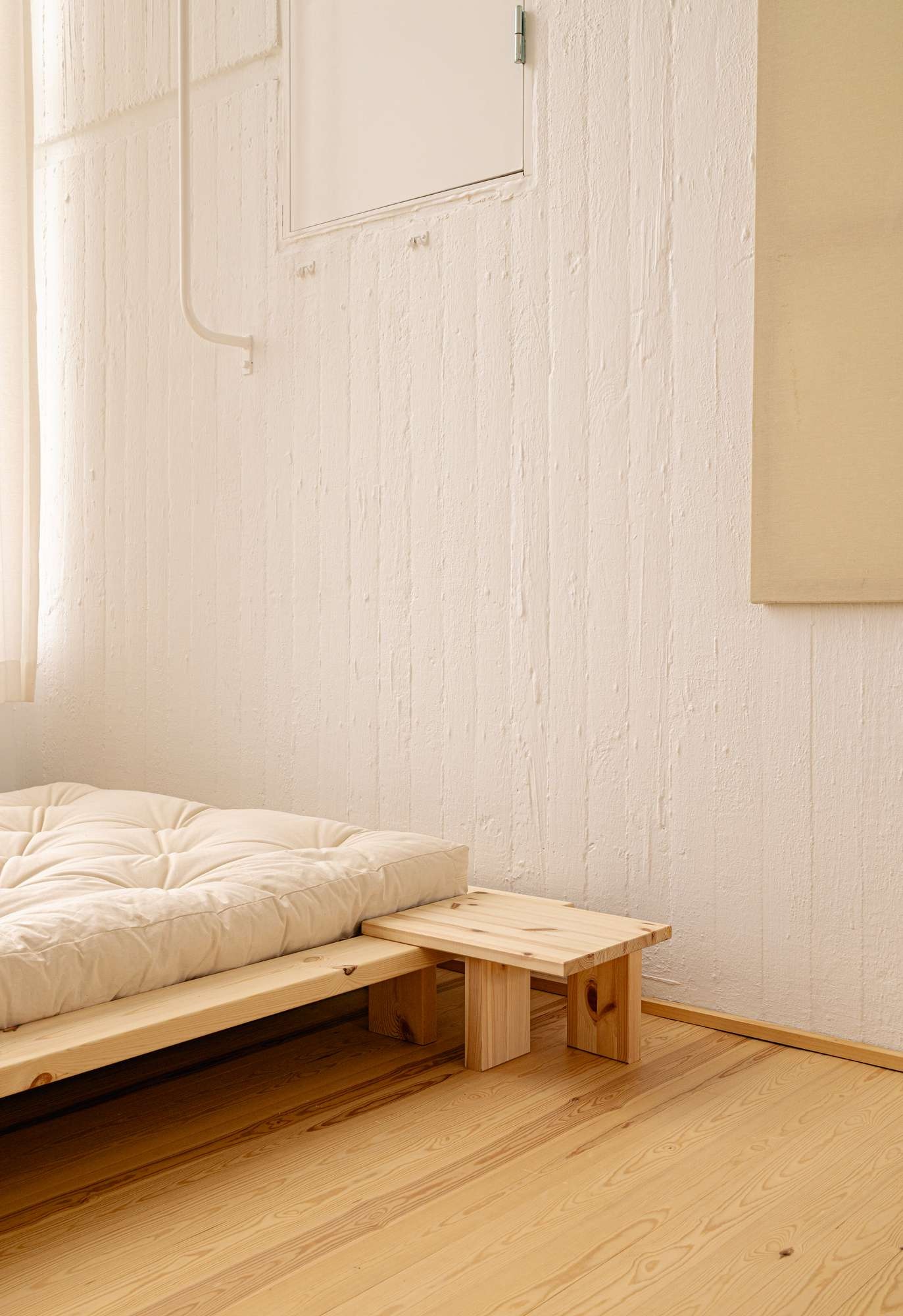 Karup Design Nachttisch »Japan Bett-Tisch, FSC®-zertifiziertes Massivholz,made in Europe«, Speziell für das Japan-Bett entworfen – perfekt integriert & passend