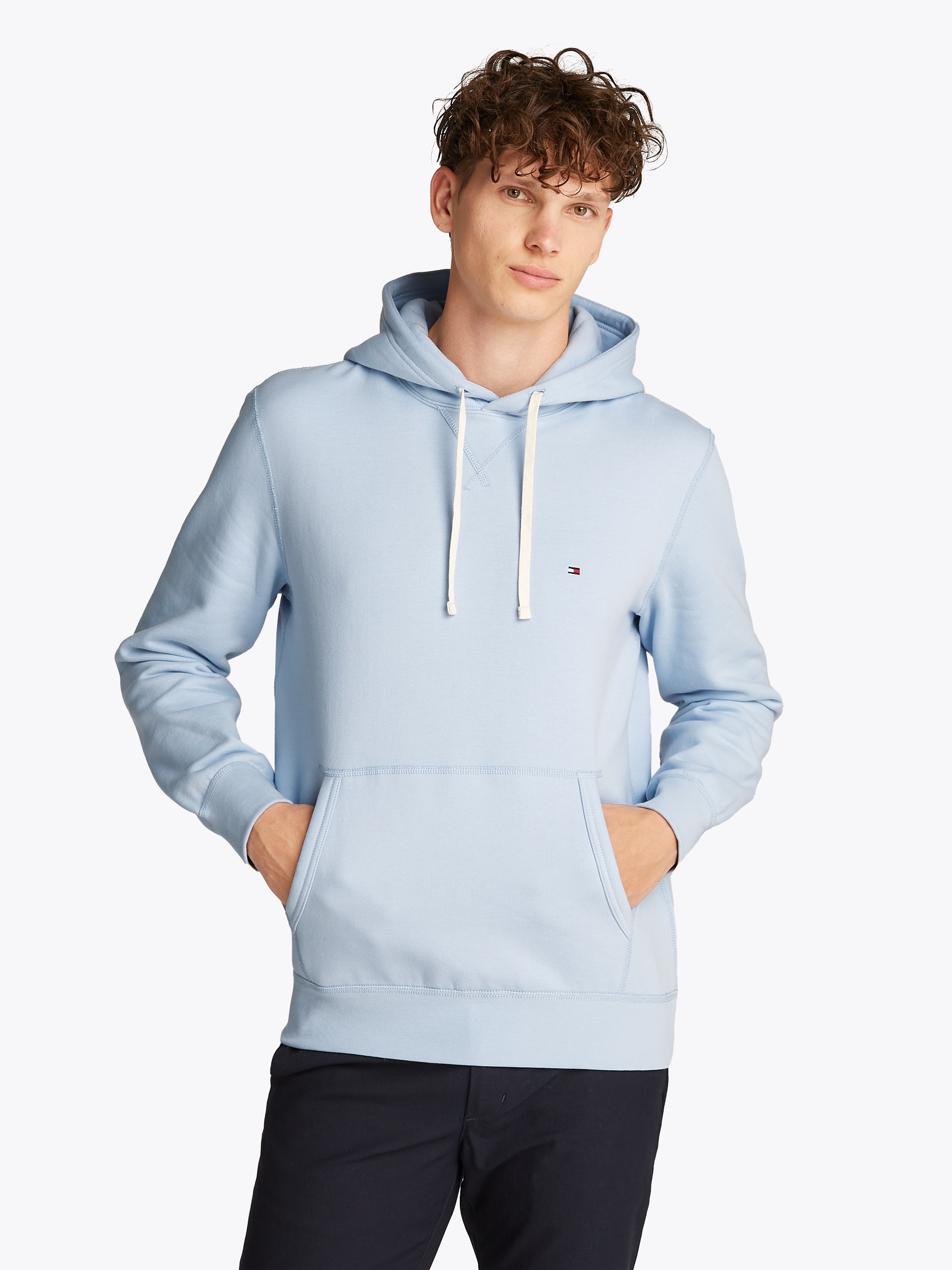 Tommy Hilfiger Hoodie "ESS SEASONAL FLEECE HOODY", mit Logostickerei