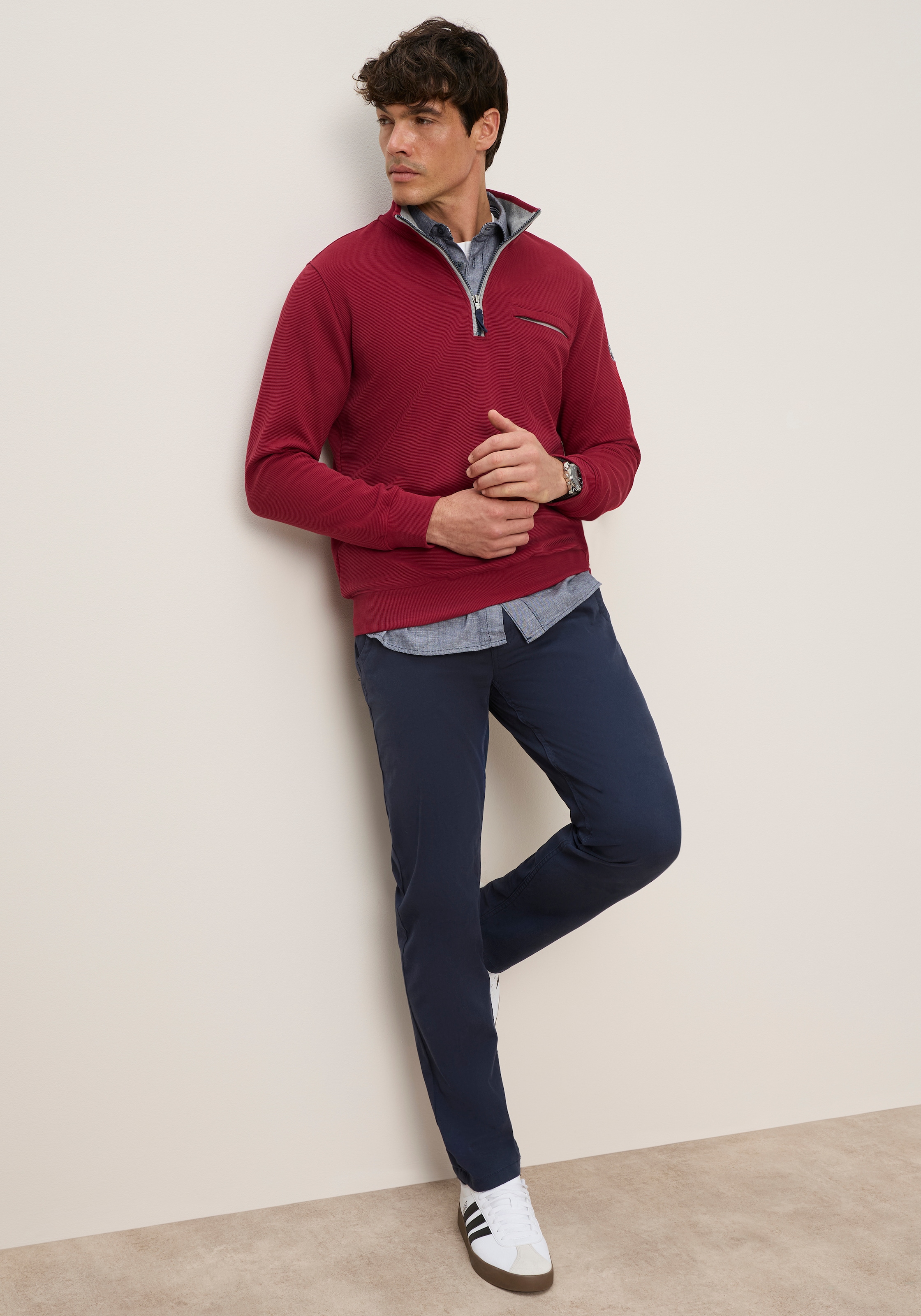 Man's World Sweatshirt »- Sportiv gepflegte Optik für Alltag und Freizeit«, gerippter Oberstoff, Reissverschlusstasche, Kontrastakzente
