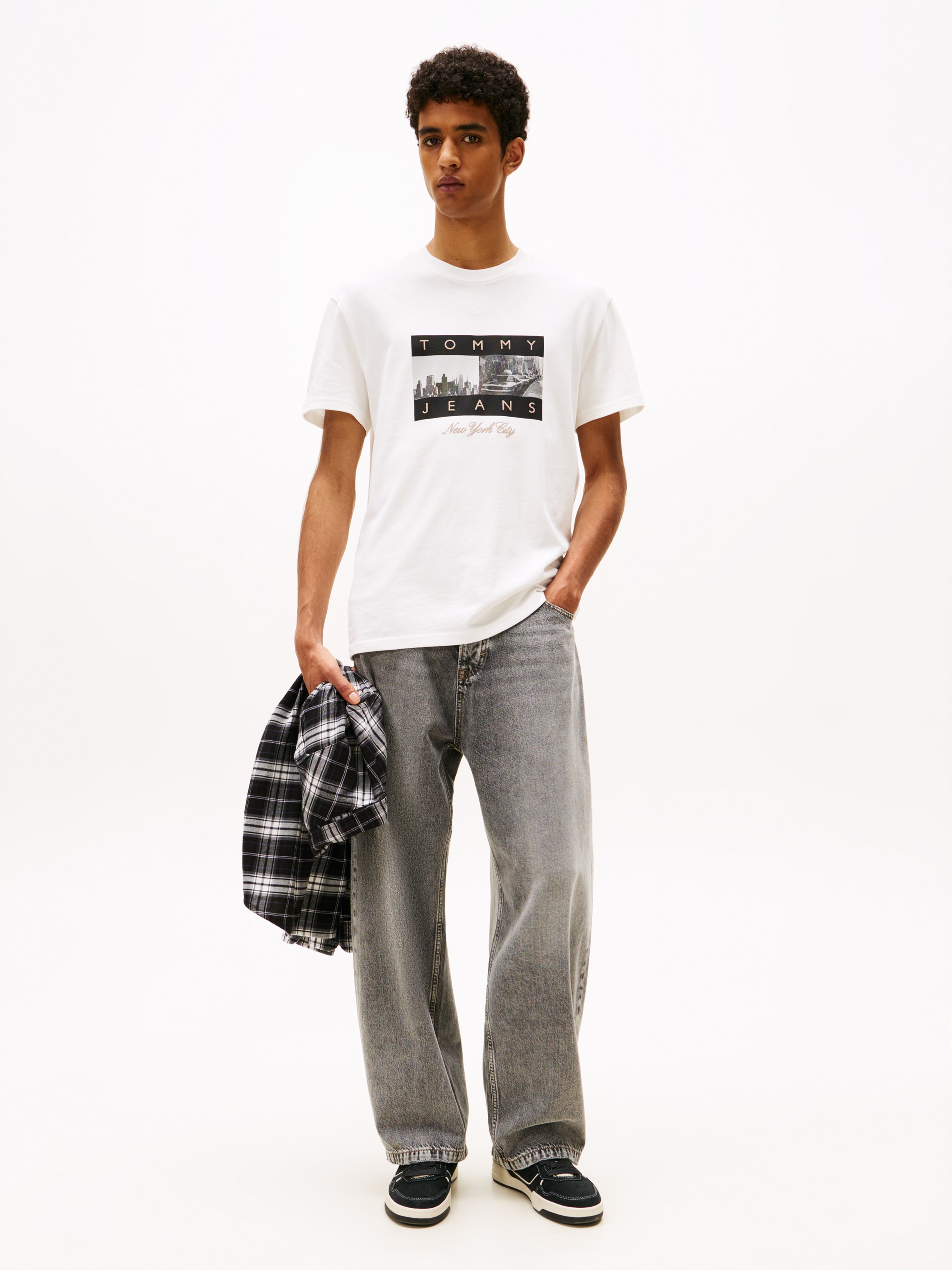 Tommy Jeans T-Shirt »TJM PHOTO FLAG« Jersey, mit Fotoprint, regular fit, Rundhals