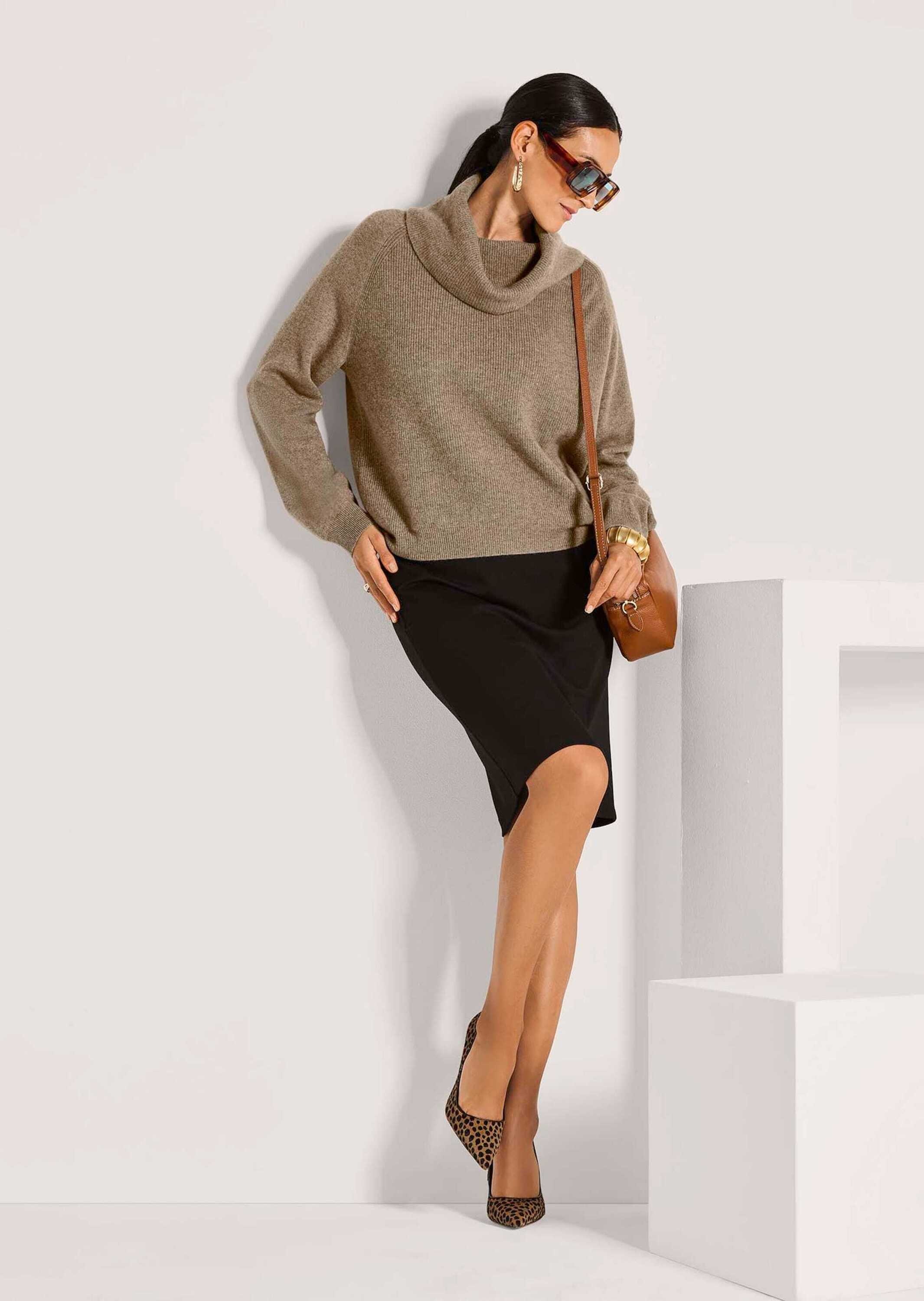 MADELEINE Longpullover »Strickpullover Zeitloser Wollpullover mit Capuchon-Kragen« Capuchonkragen