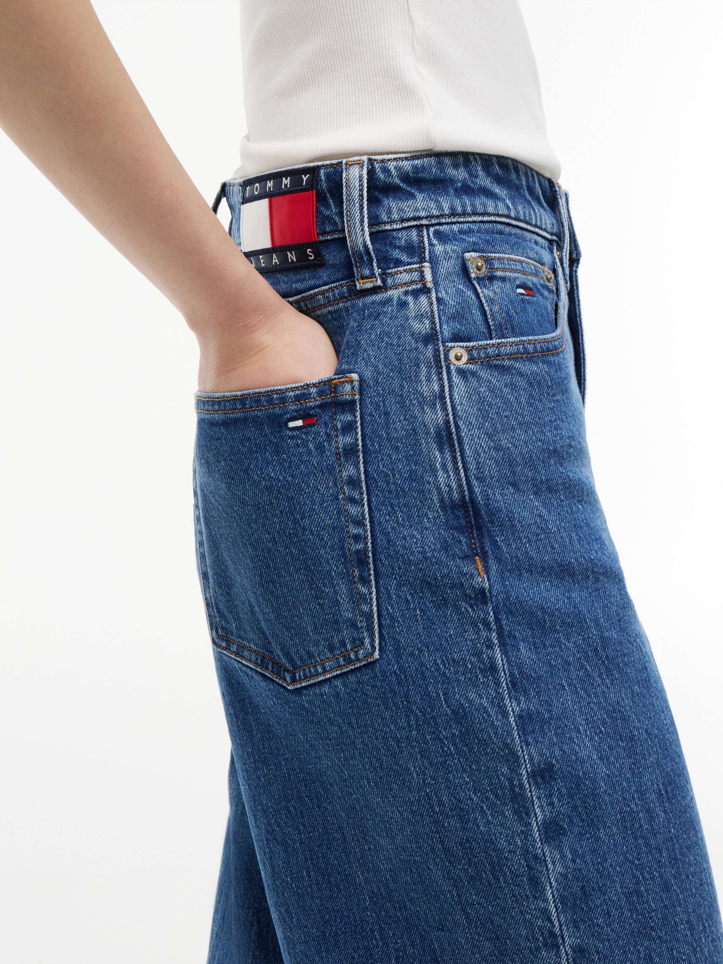Tommy Jeans High-waist-Jeans »CLAIRE HR WIDE BJ4133« Baumwollmischung,  lässig geschnitten