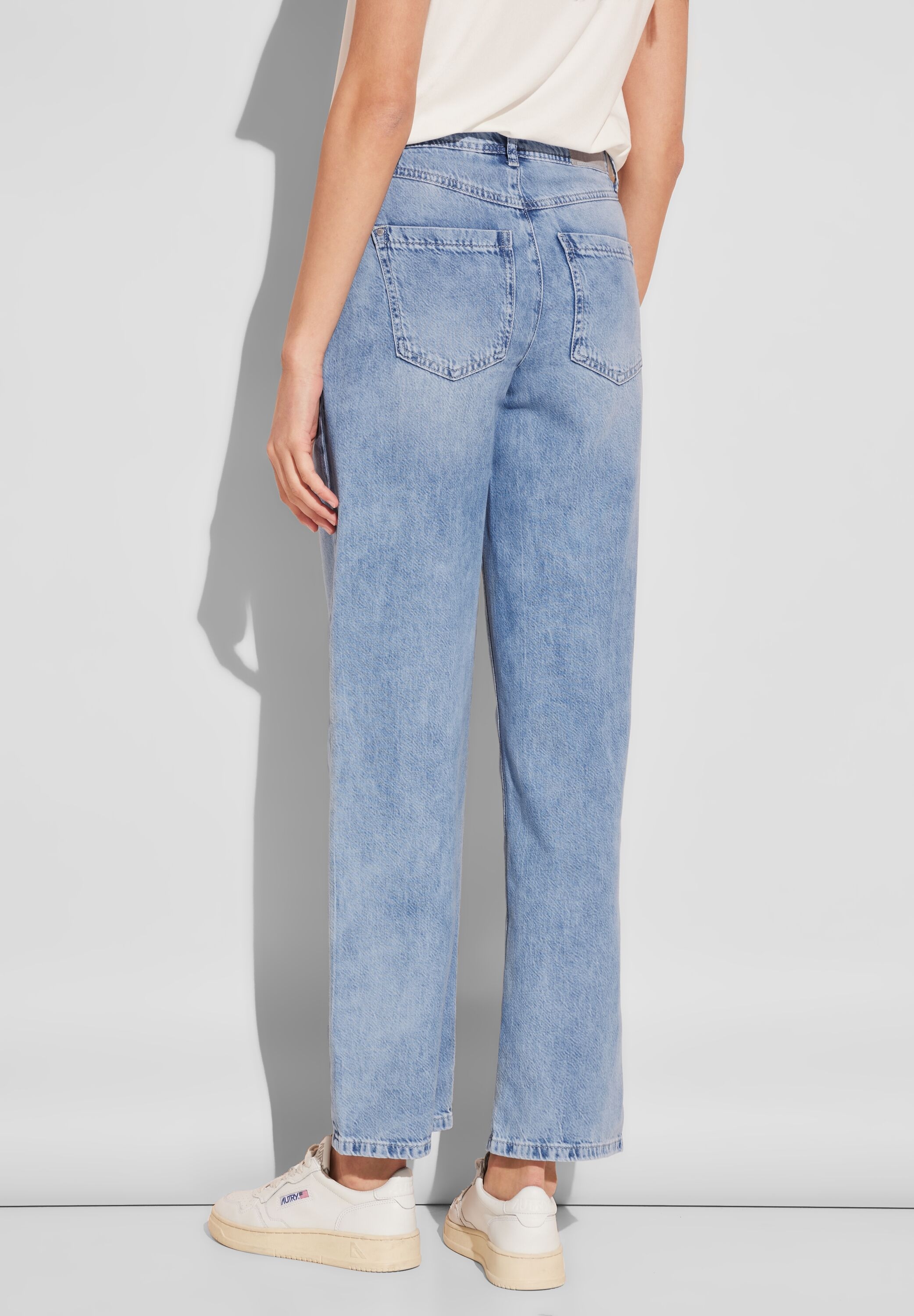 STREET ONE High-waist-Jeans, in hellblauer Waschung