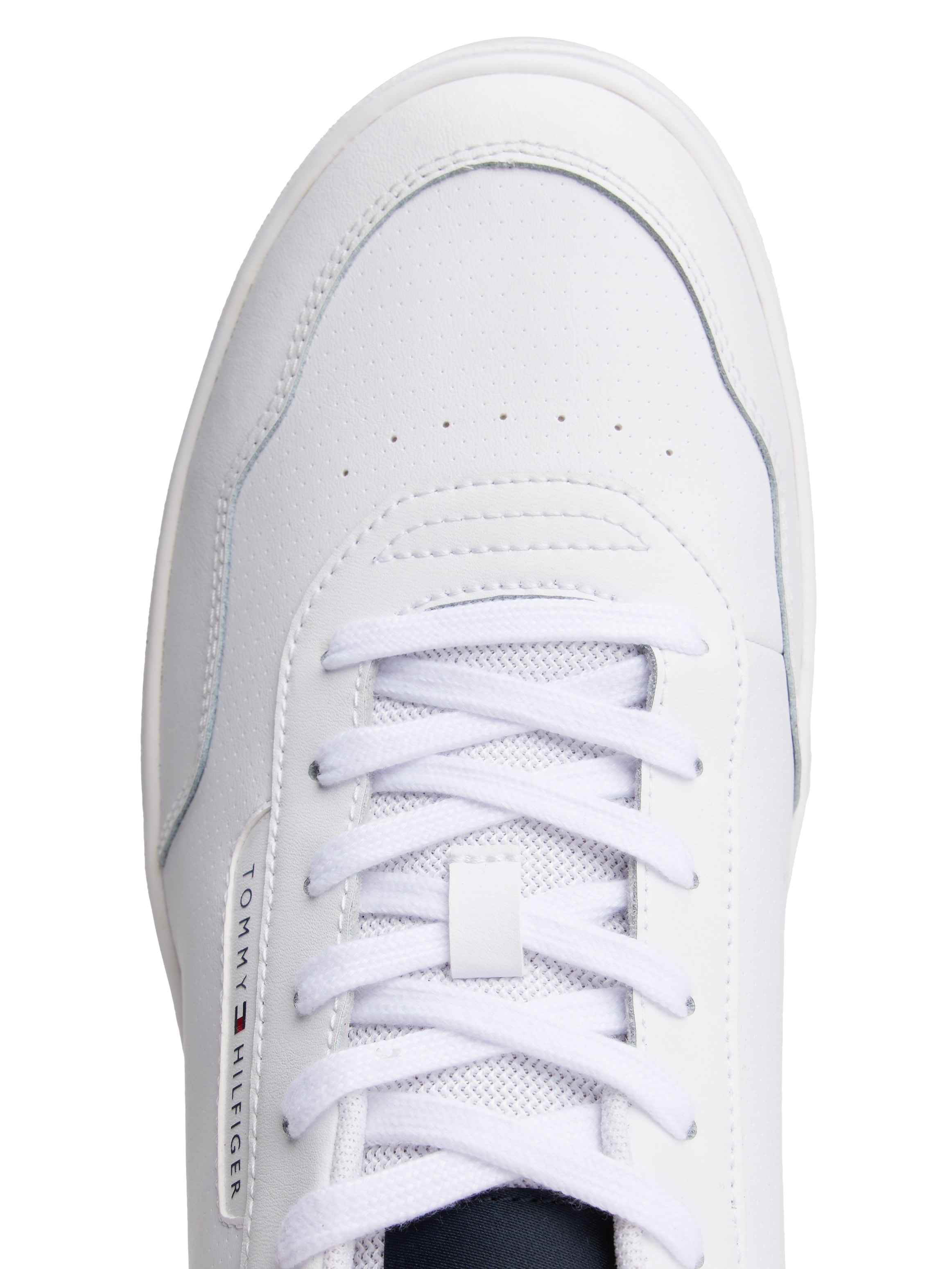 Tommy Hilfiger Sneaker »TH BASKET CORE LTH«, Freizeitschuh, Halbschuh, Schnürer, Logo-Aufnäher an der Schuhzunge