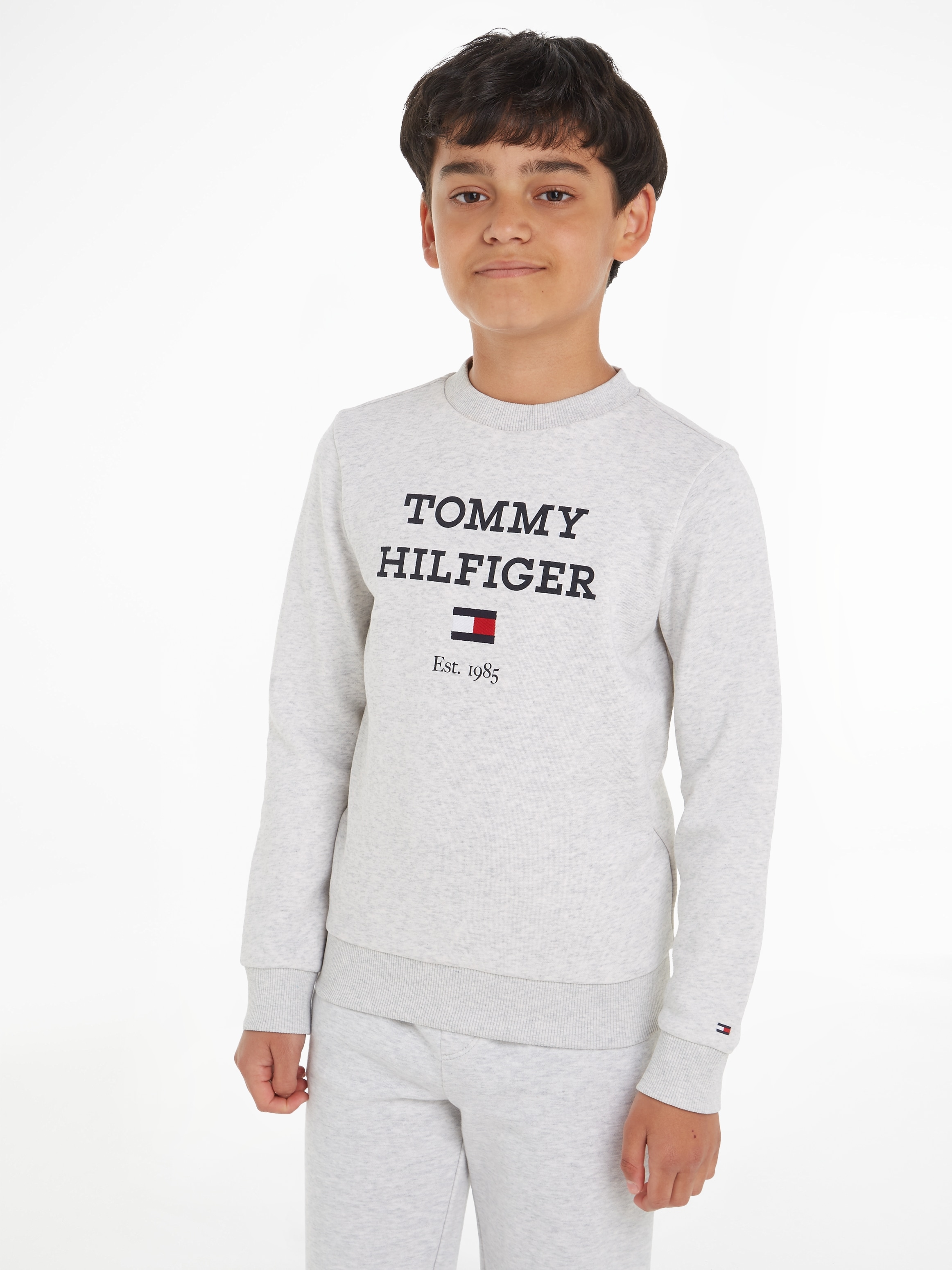 LOGO SWEATSHIRT«, BAUR Hilfiger »TH | online Sweatshirt Tommy Logo großem bestellen mit