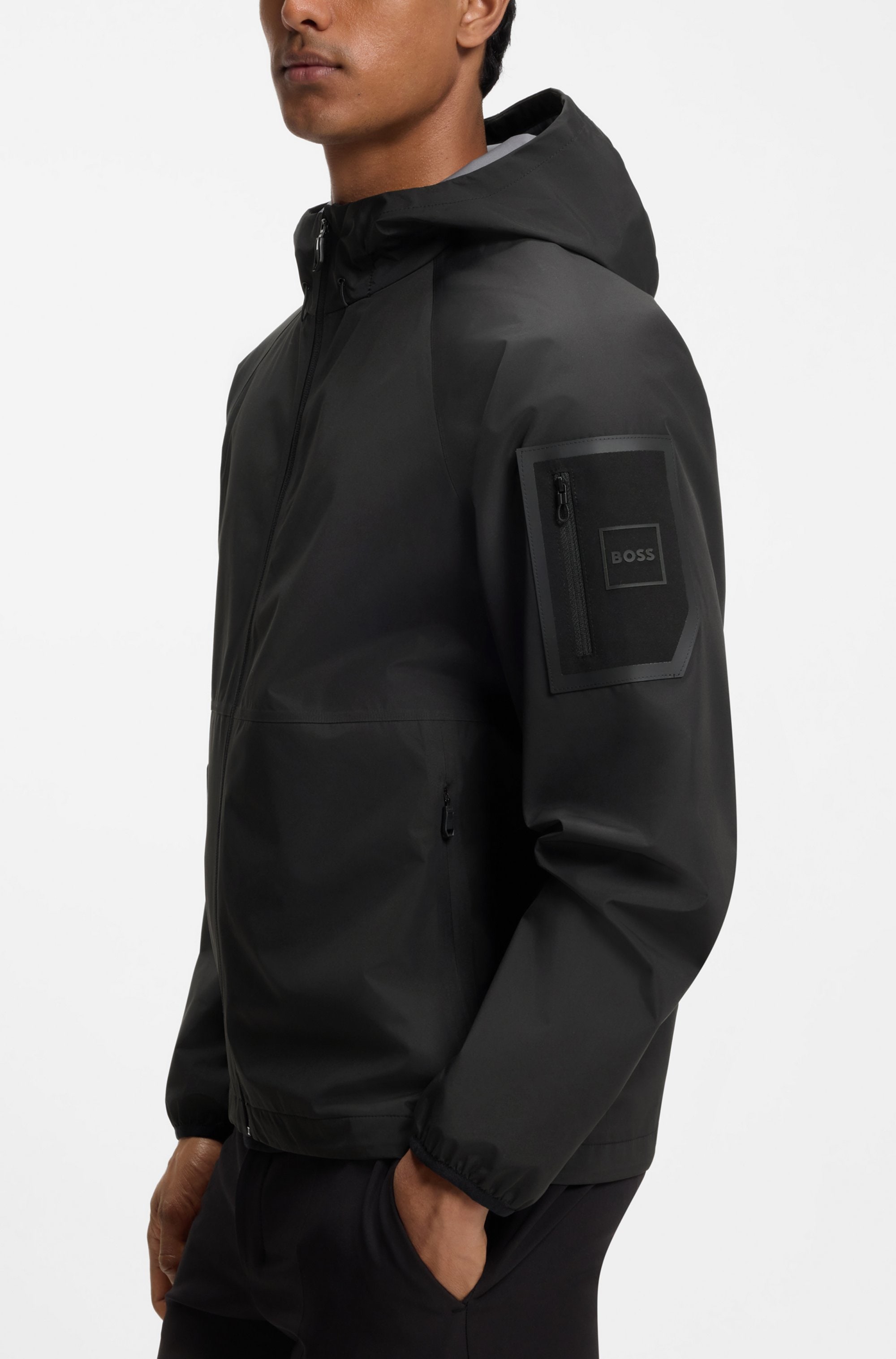 BOSS GREEN Regenjacke mit Kapuze wasserabweisende Ausrüstung, Regular Fit, Ärmeltasche