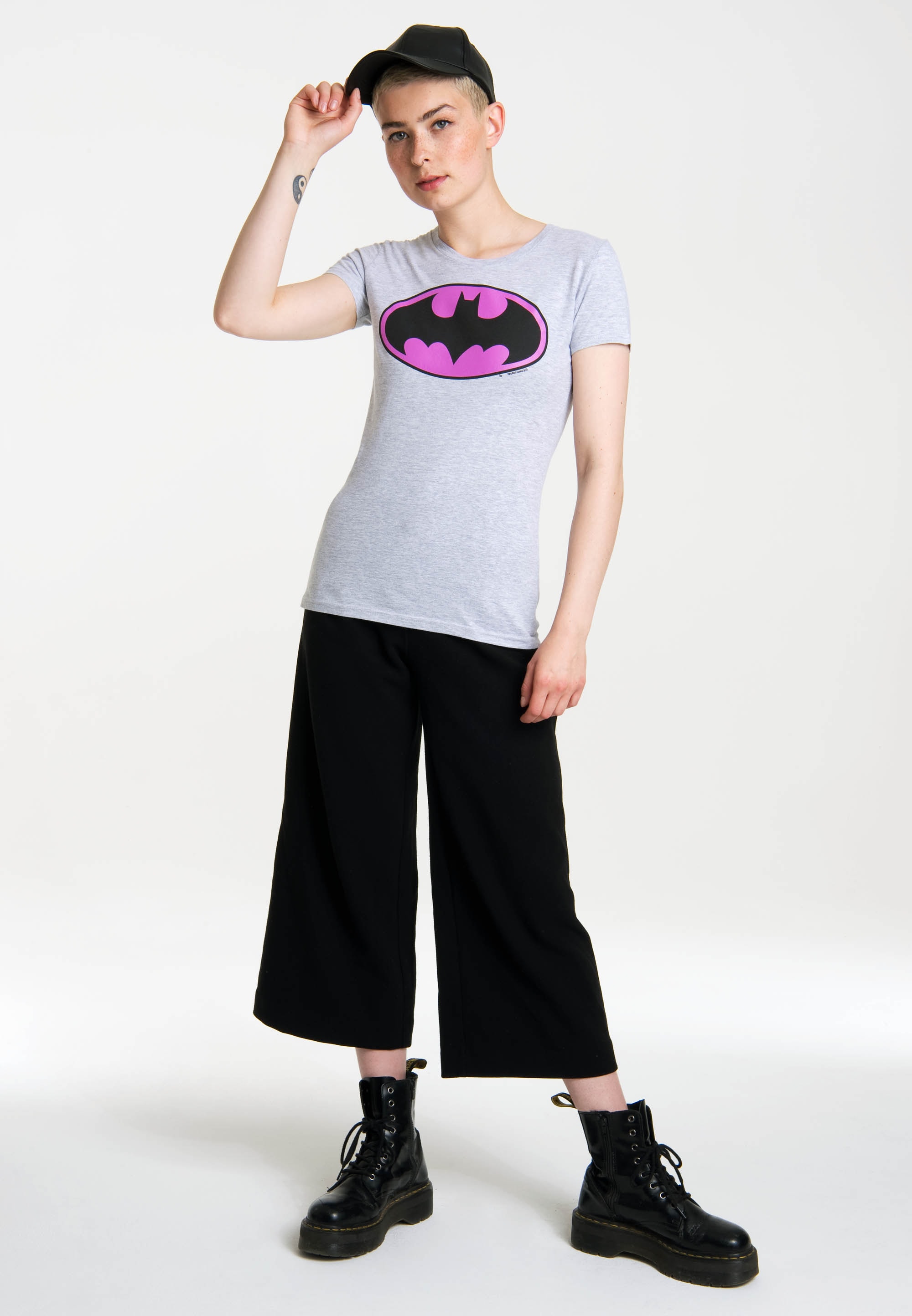 LOGOSHIRT T-Shirt »Batman«, mit coolem Superhelden-Logo