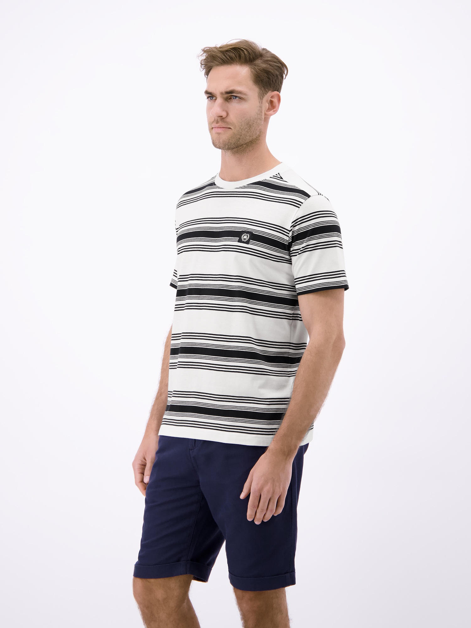 LERROS T-Shirt »T-Shirt im Streifenlook mit O-Neck«