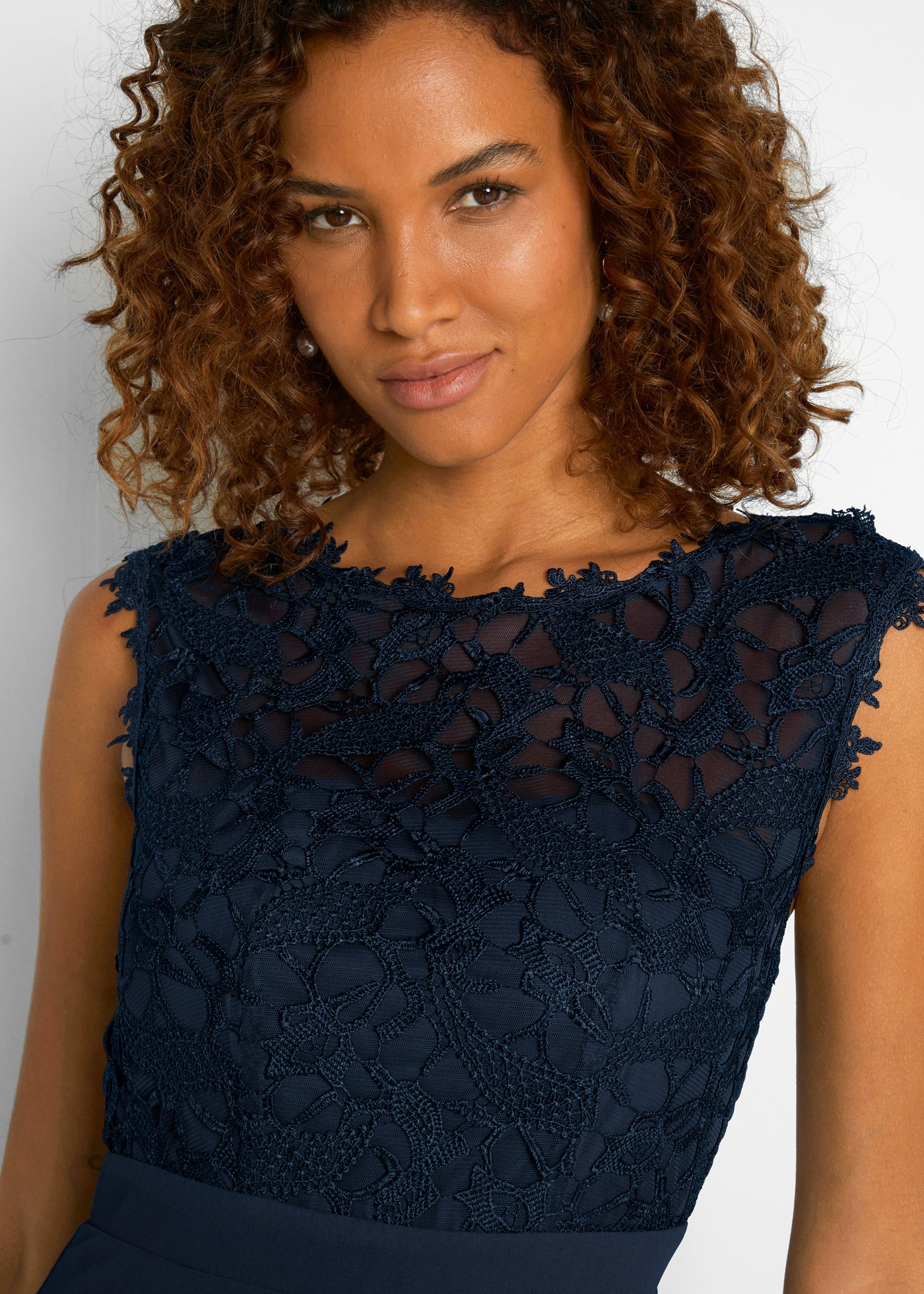 Thumbnail - bonprix Maxikleid "Maxikleid mit Spitze" für festliche Anlässe, vollständig gefüttert, taillierte Passform