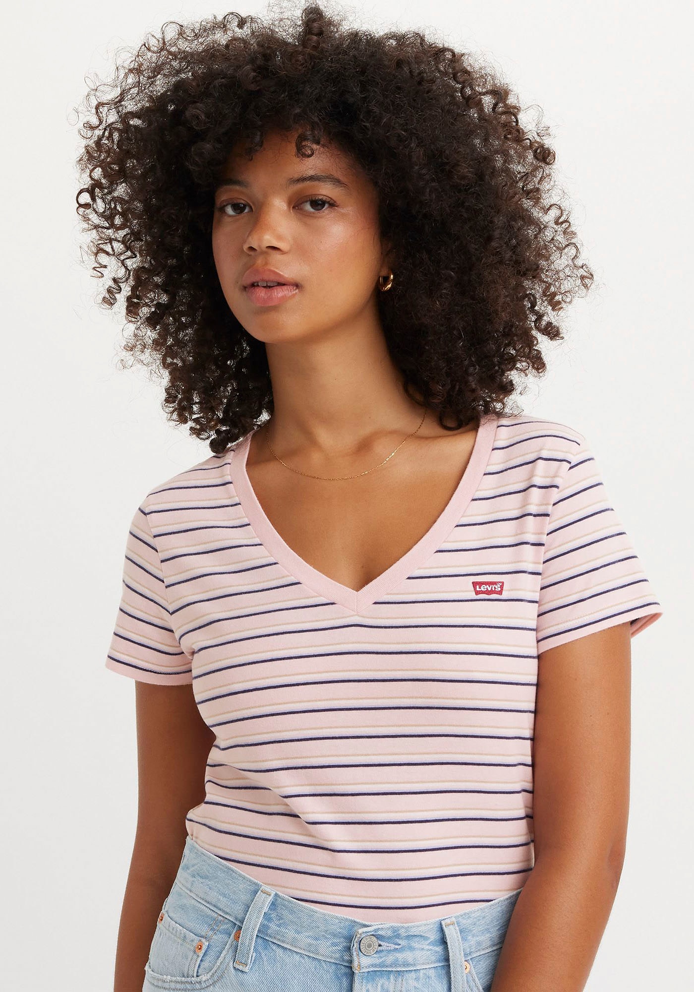 Levi's® V-Shirt »PERFECT VNECK«, mit Mini-Batwing-Logostickerei