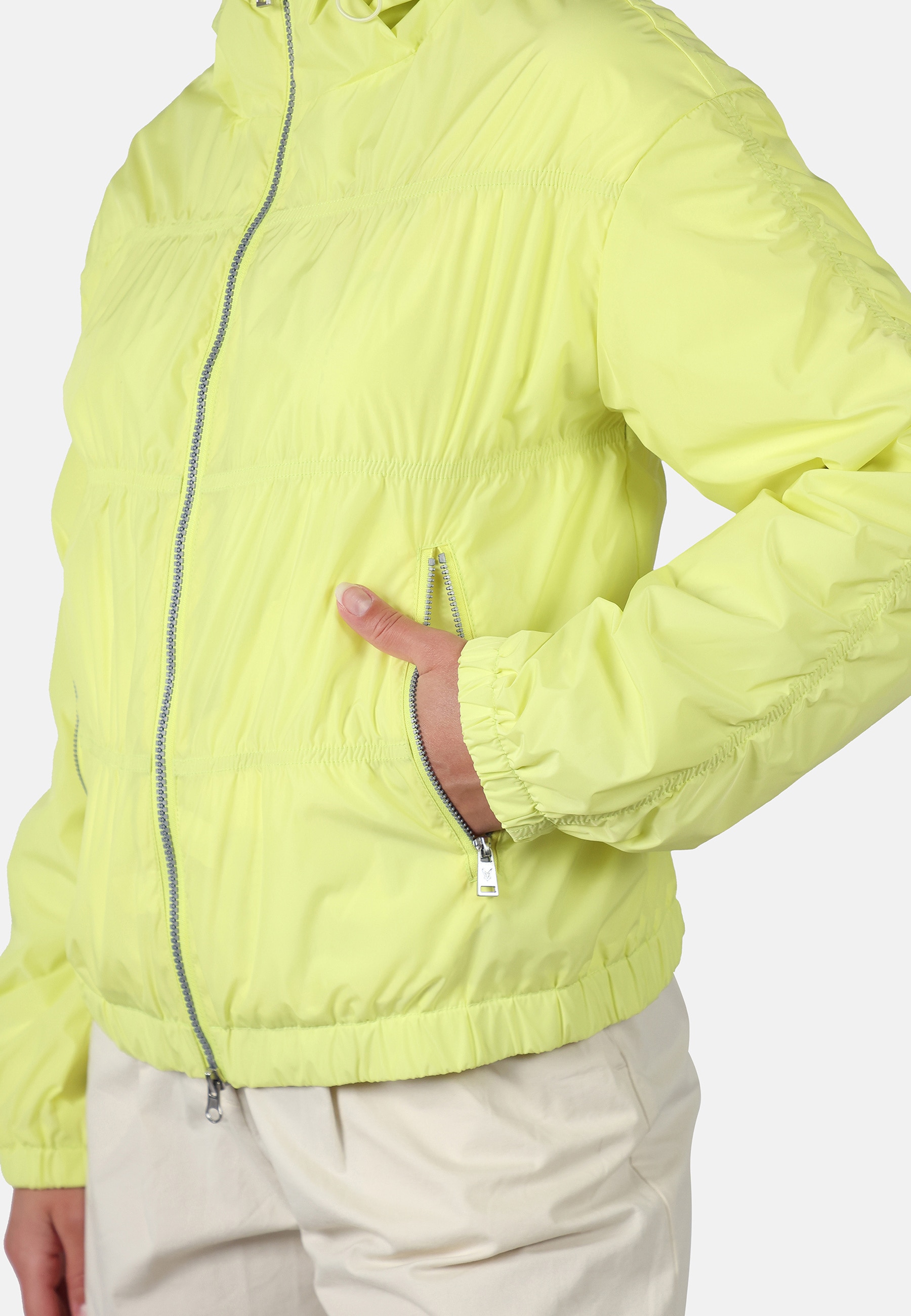 Fuchs Schmitt Windbreaker »City Jacke, Angeschnittene Kapuze, Reißverschluß,«, mit modernem Design