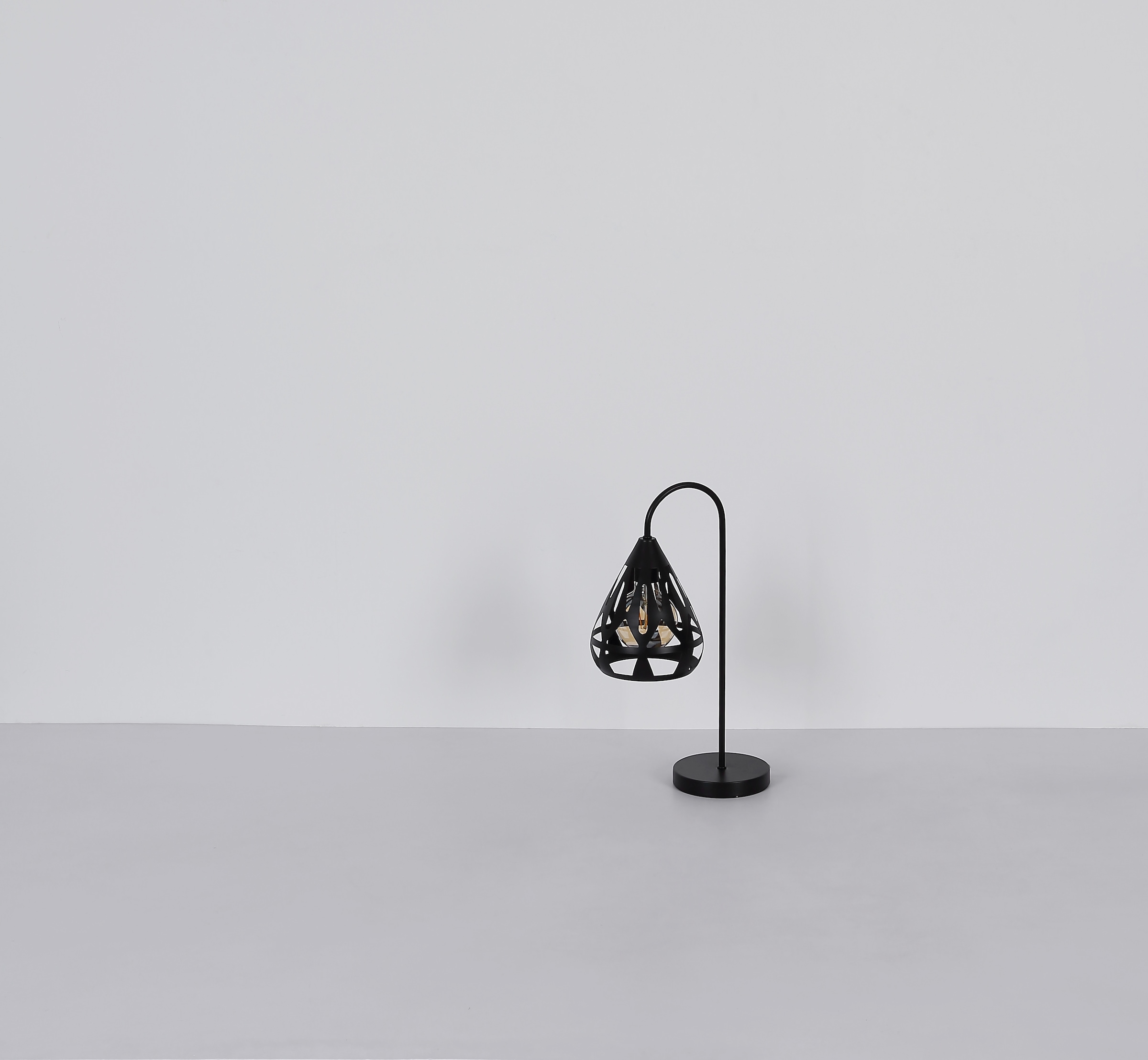 GLOBO LIGHTING Tischleuchte »HASSAN«, Leuchtmittel E27 | ohne Leuchtmittel, Tischlampe/schwarz/Dekor/Dekorstanzungen/Schlafzimmer/Wohnzimmer