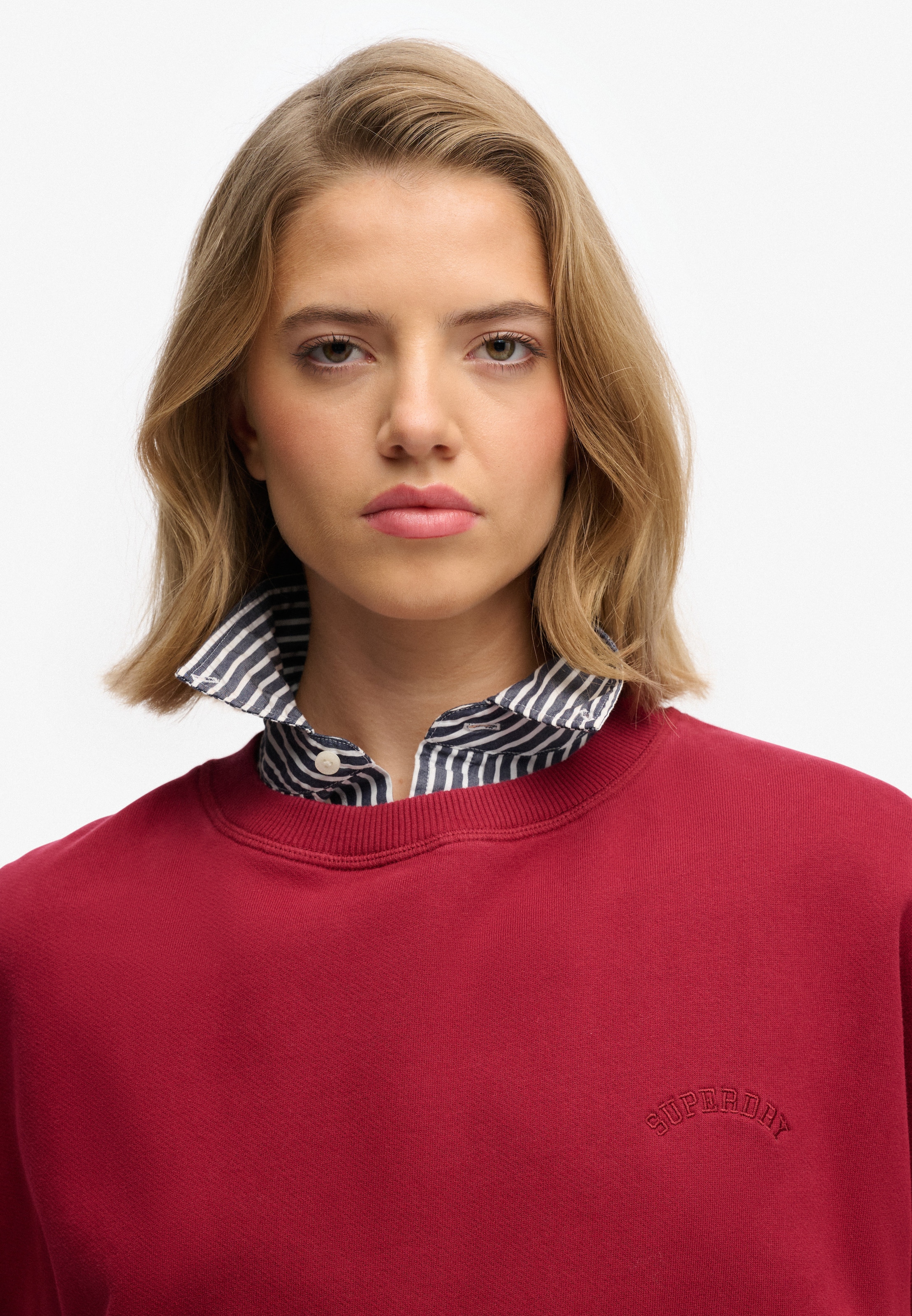 Superdry Sweatshirt »ESSENTIAL LOGO CREW«, aus Baumwolle und Sweatware, Oversize Passform, mit Rundhalsausschnitt
