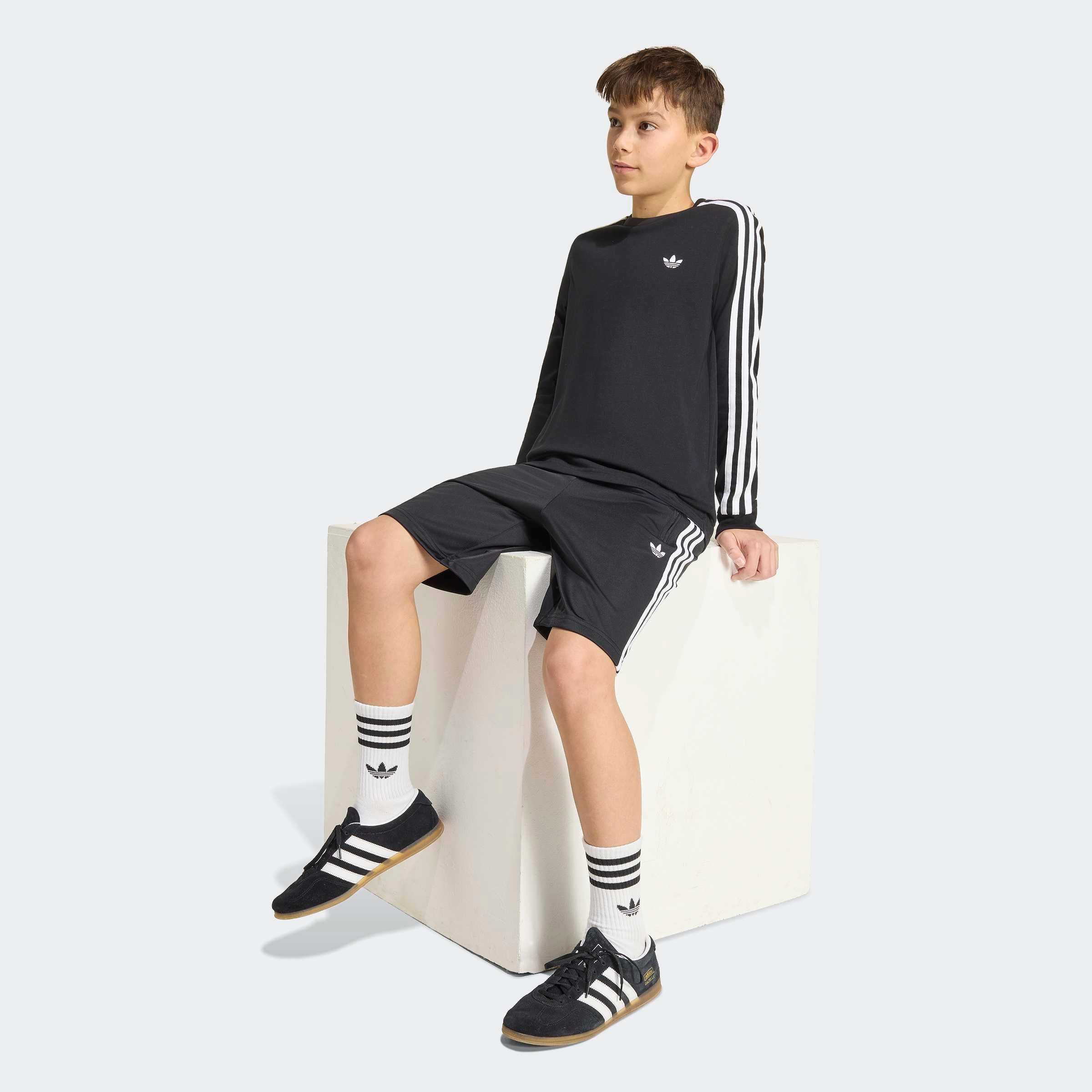 adidas Originals Shorts »FIREBIRD«  für Kinder, normal-weit geschnitten, im Bermuda-Stil, sportlicher Stil