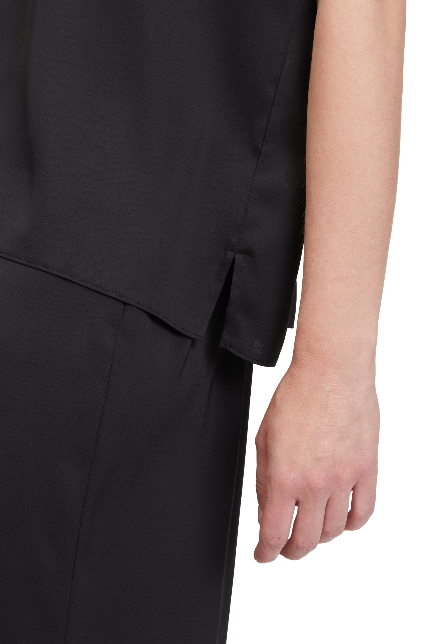 Vera Mont Satinbluse »Vera Mont Damen Satin-Bluse mit V-Ausschnitt«