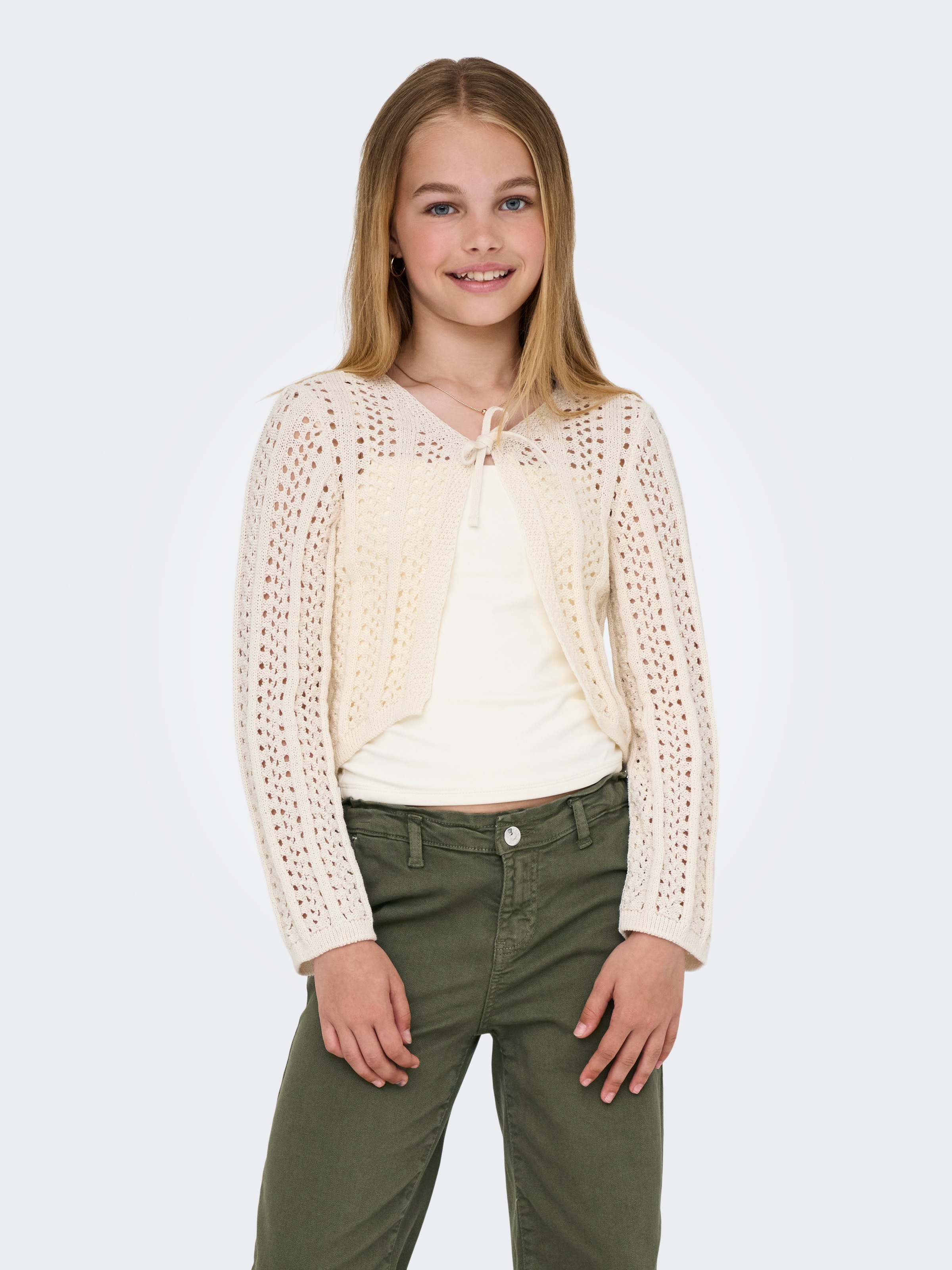 KIDS ONLY Mädchen Strickjacke "KOGMARINA LIFE 3/4 CROP V-NECK KNT NOOS"birch, Gr. 146, Strukturmuster, unifarben, Strick, Obermaterial: 70%