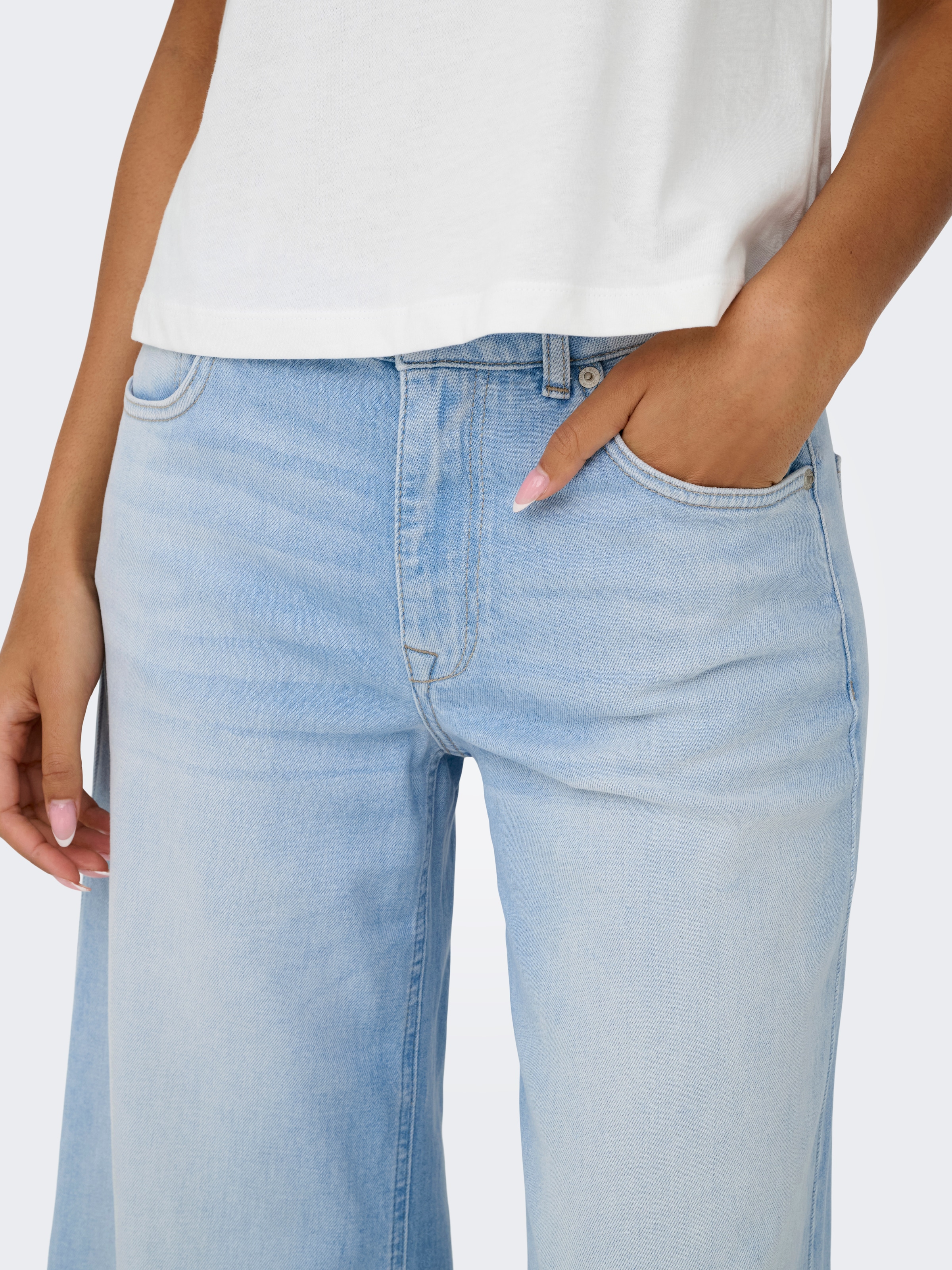 ONLY Weite Jeans »ONLCALIFORNIA MW WD FLAR DNM REA004 NOOS« normale Leibhöhe, weite Beinform, mit heller Waschung