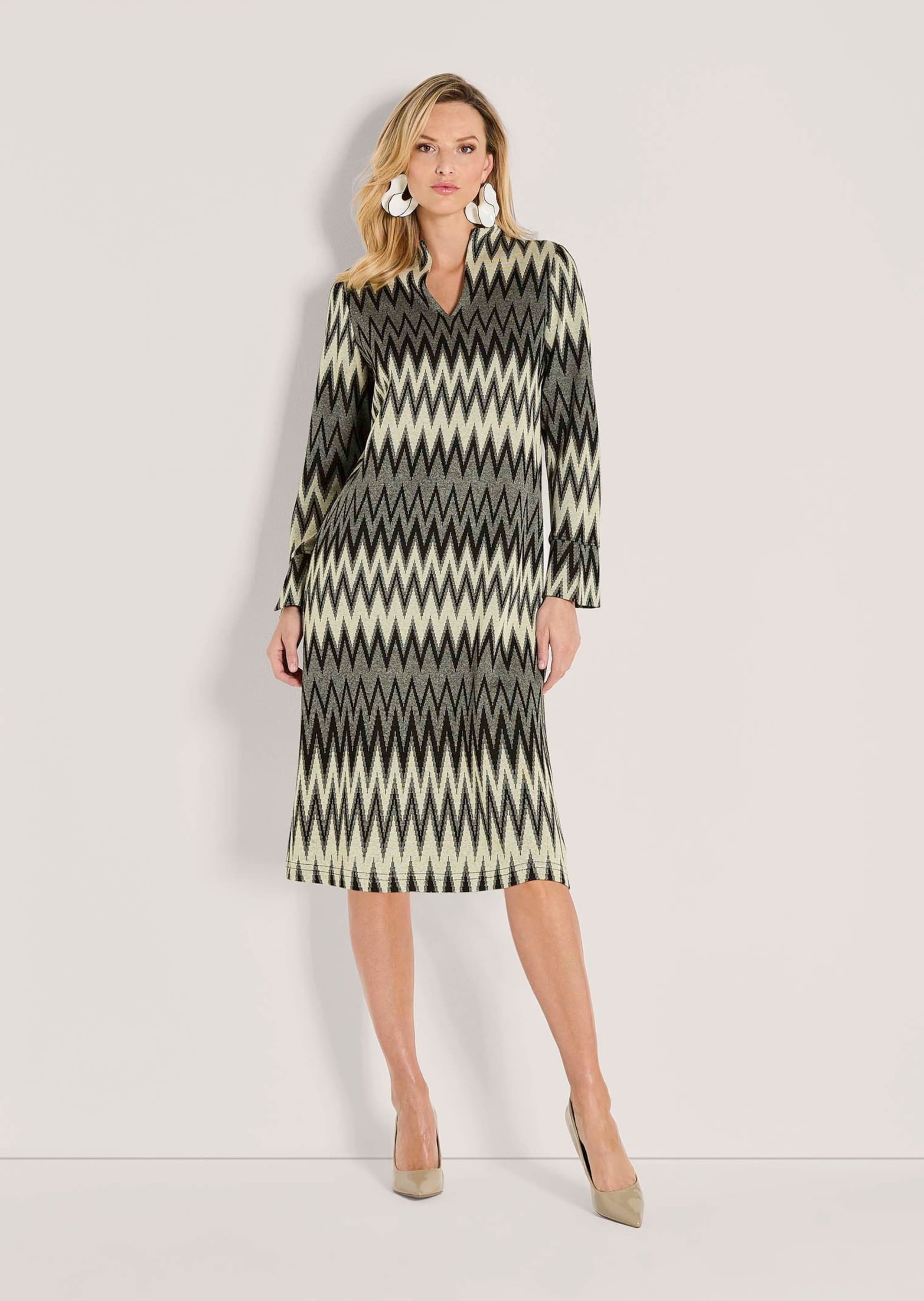 MADELEINE Sommerkleid »Kleid Elegantes Kleid mit Zick-Zack-Muster«