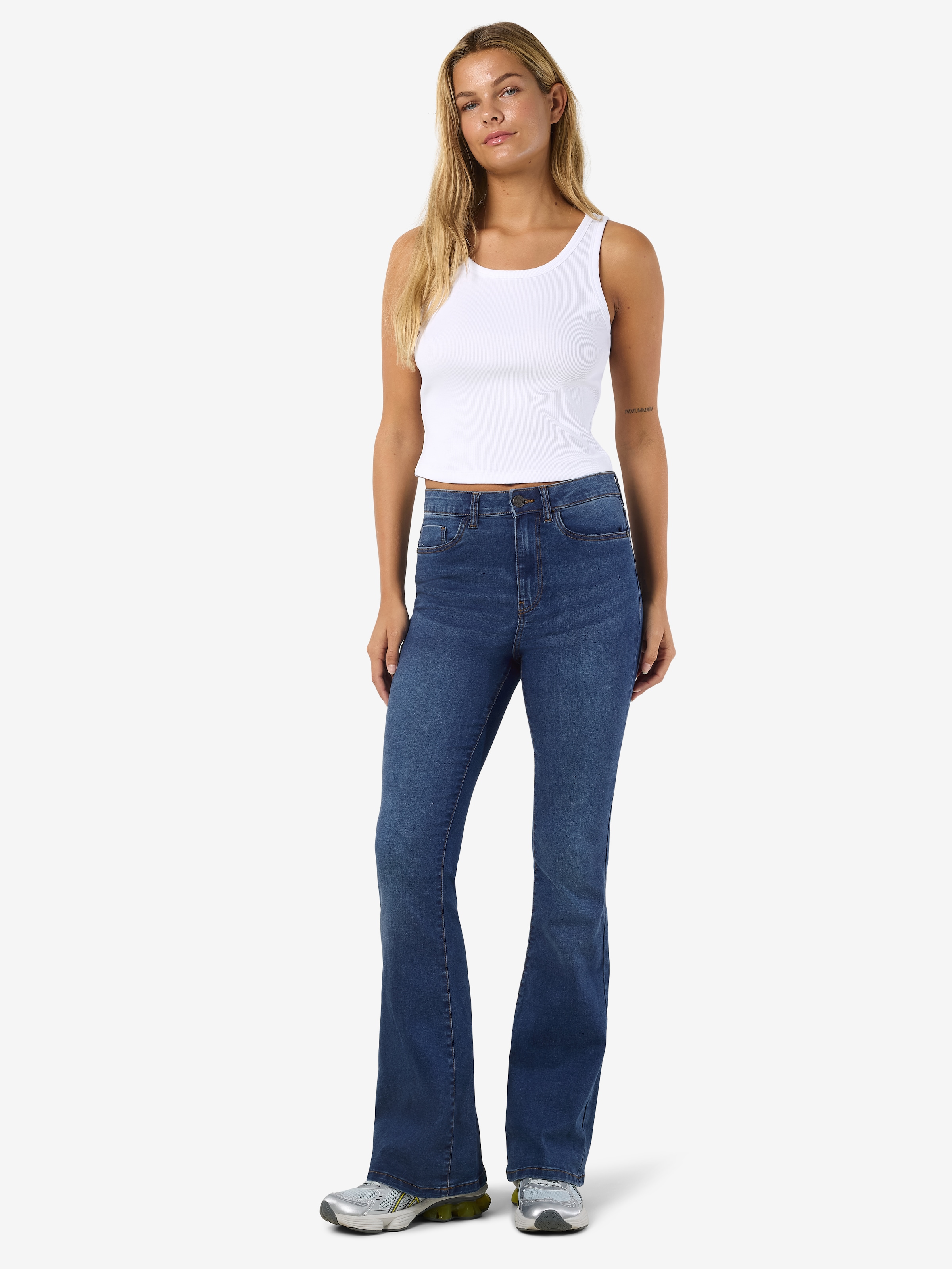 Noisy may High-waist-Jeans »NMSALLIE HW FLARE JEAN VI021MB FWD NOOS«