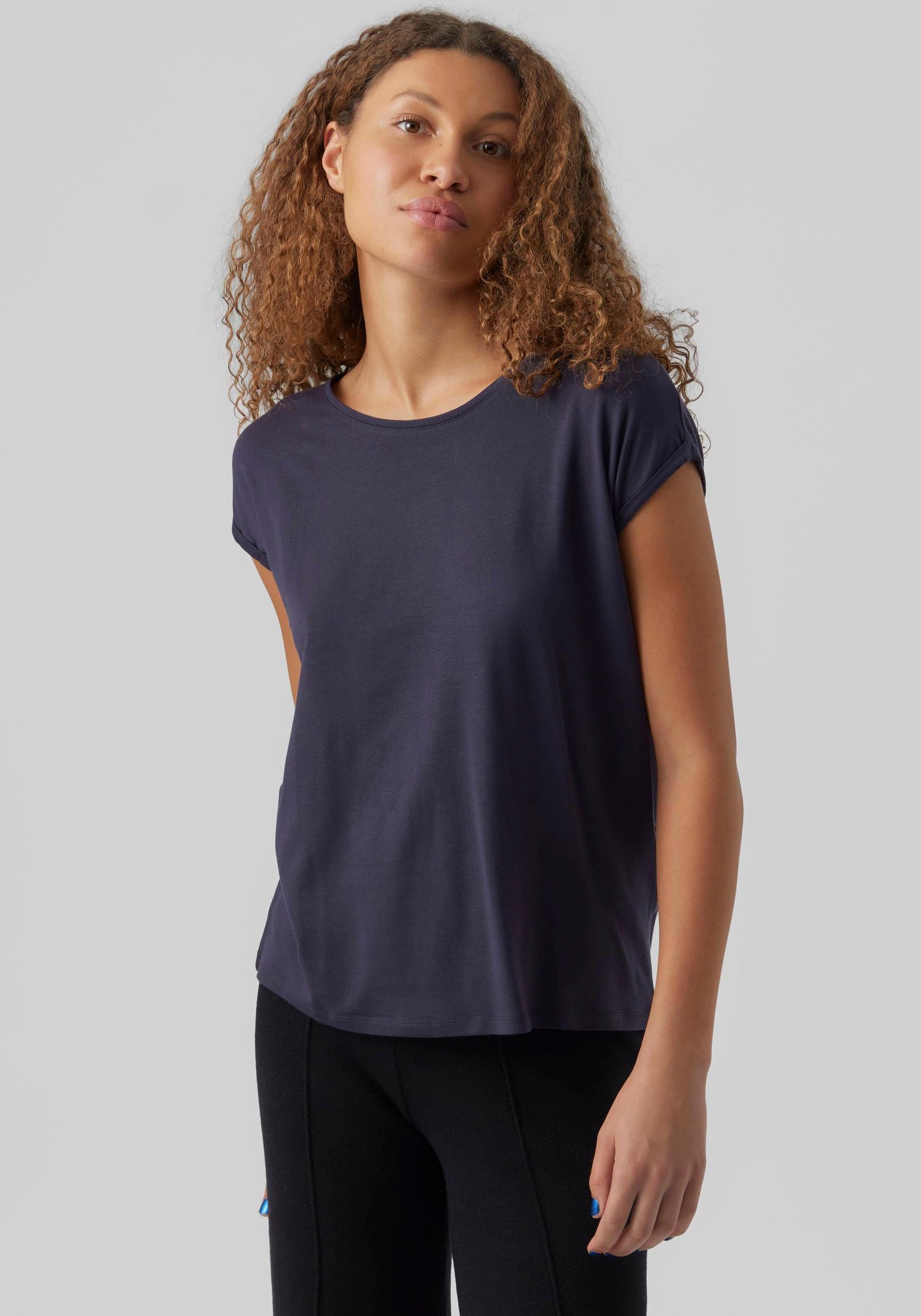 Vero Moda Rundhalsshirt "VMAVA PLAIN SS TOP GAJRS NOOS" Materialmix, regula günstig online kaufen