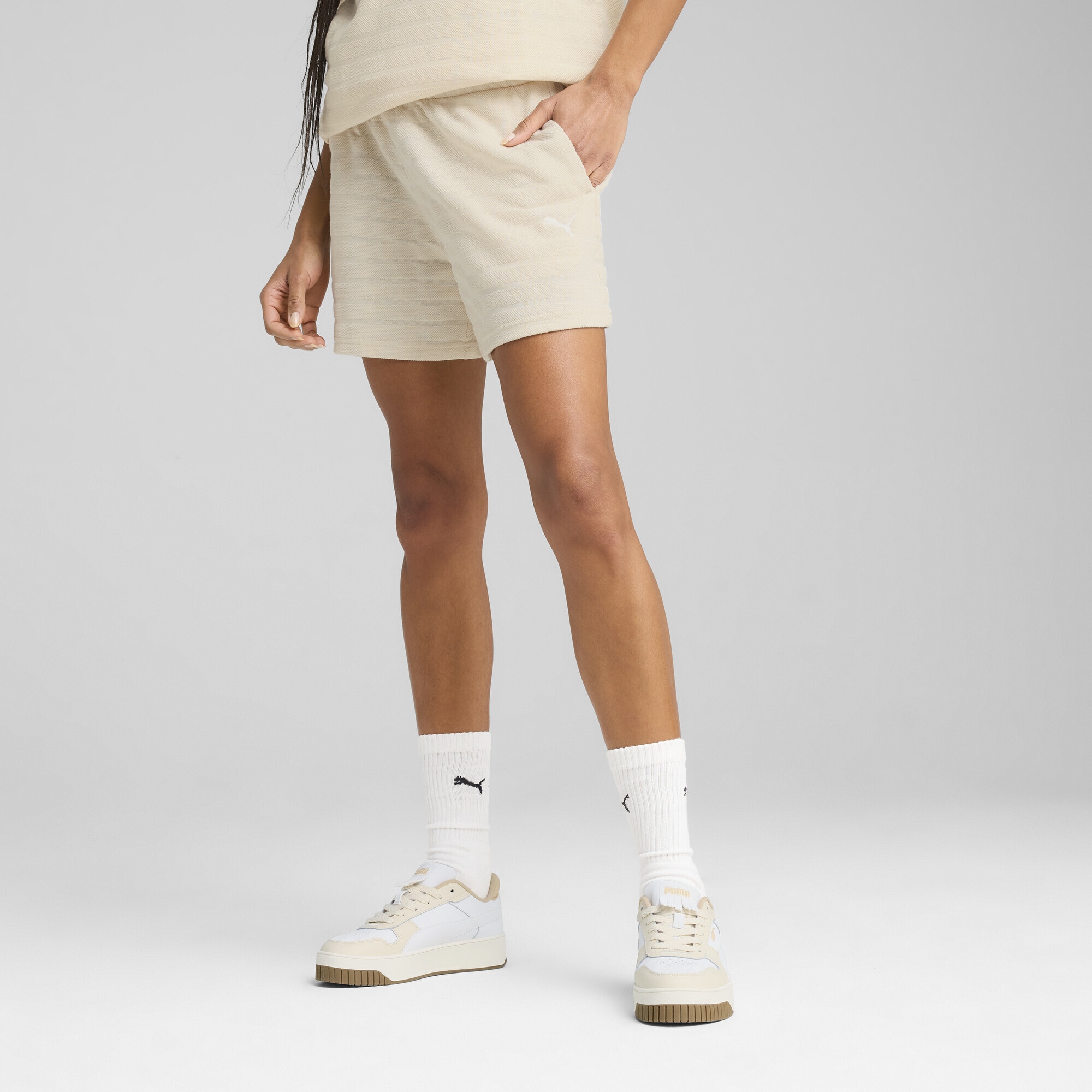 PUMA Sporthose »ESS ELEVATED Strukturierte 5" Shorts mit hohem Bund Damen«