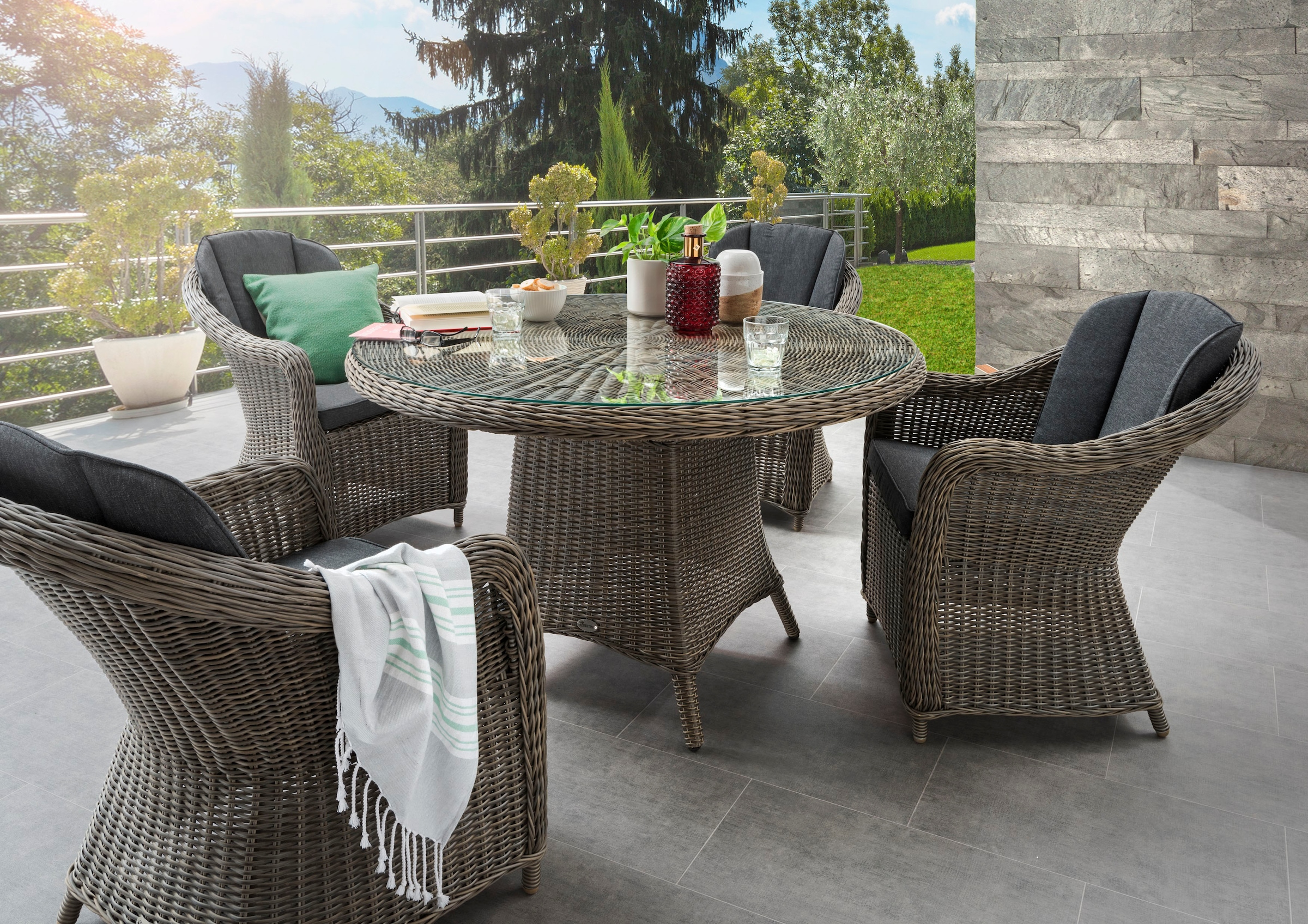 Destiny Garten-Essgruppe "MALAGA LUNA", (Set, 5 tlg., 1 Tisch, 4 Sessel), (Set, 13-tlg., 4x Sessel, 1 Tisch Ø 100x75cm) 