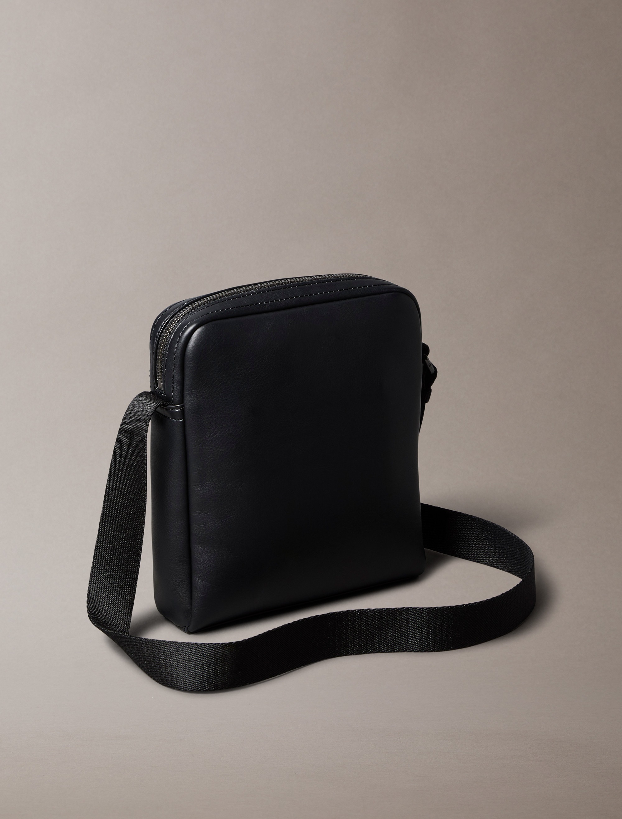 Thumbnail - Calvin Klein Umhängetasche "CK REPORTER" Herren-Schultertasche, Bodybag mit CK-Logo