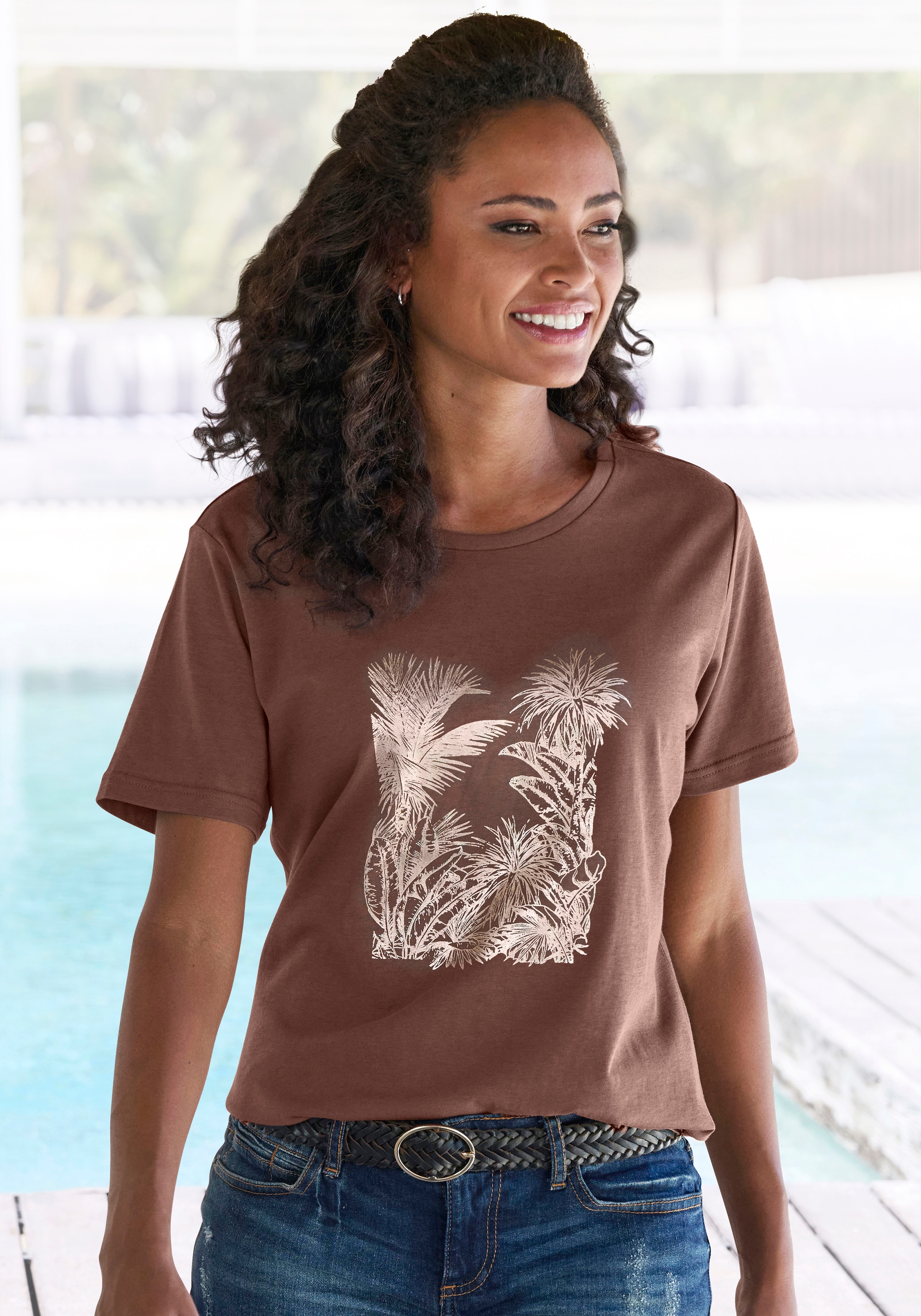 Vivance T-Shirt "mit goldfarben schimmerndem Folienprint" aus luftiger Baumwoll-Qualität