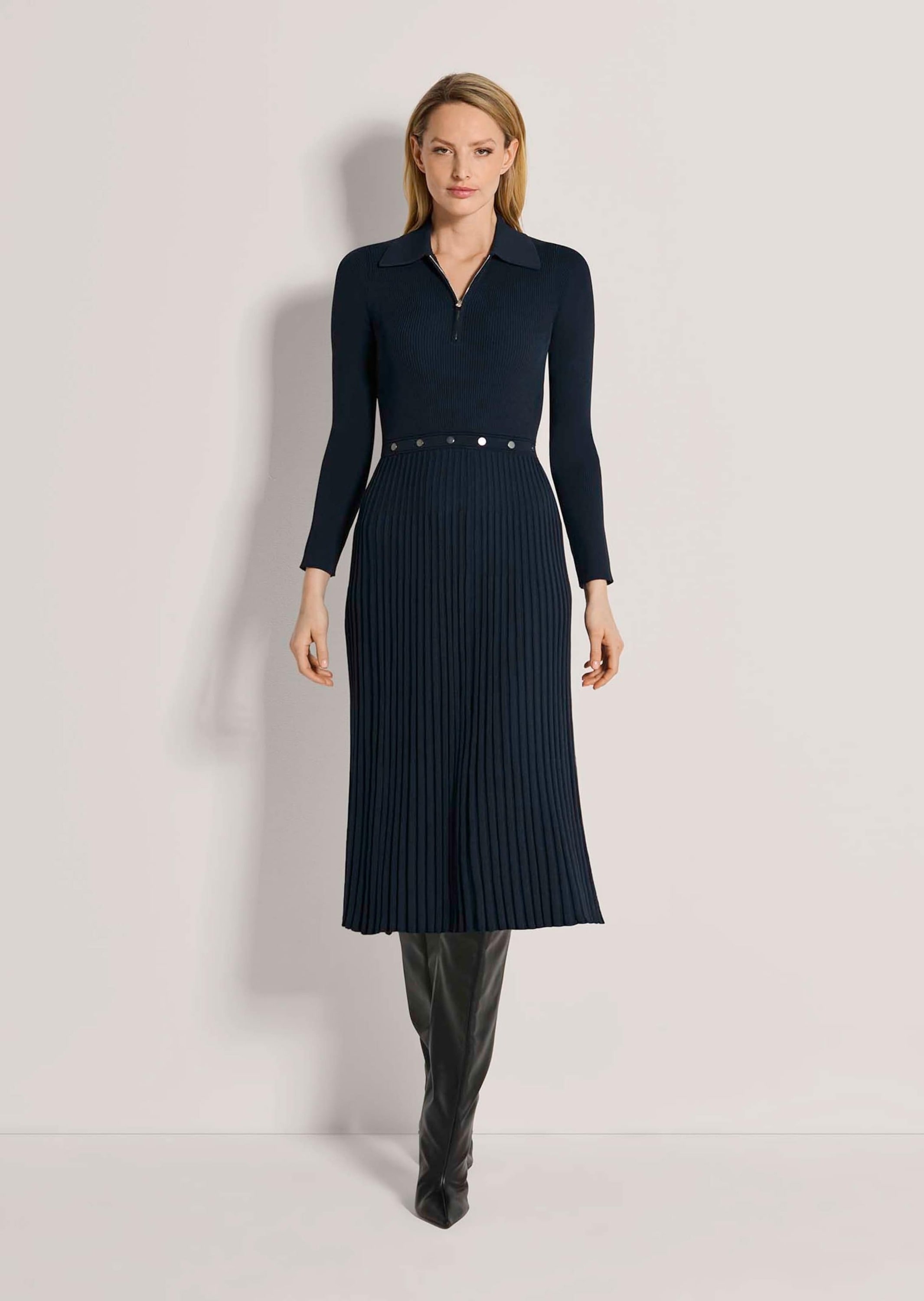 MADELEINE Strickkleid »Kleid Strickkleid mit Plissee & Taillenband« Ohne Tasche