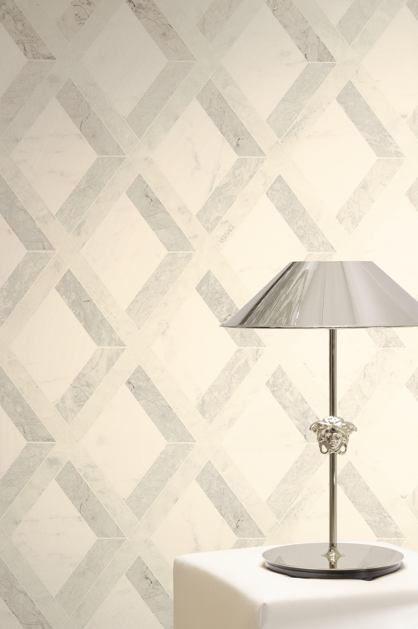 Versace Vliestapete »Versace 6 Tarsia –« 3D-Optik | Barock | Motiv geprägt Modernes Rautendesign in Marmoroptik mit strukturierter Oberfläche